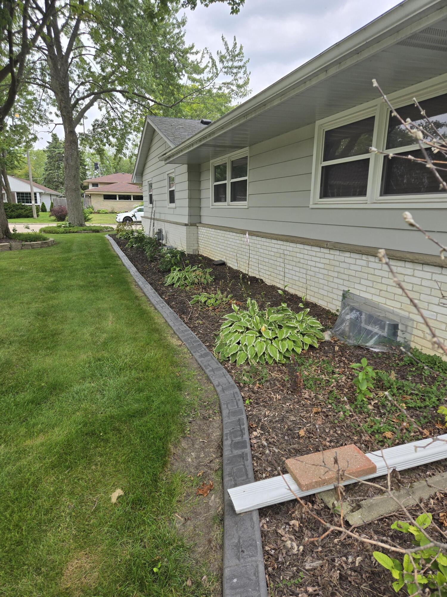 170 Westminster Sq, Racine