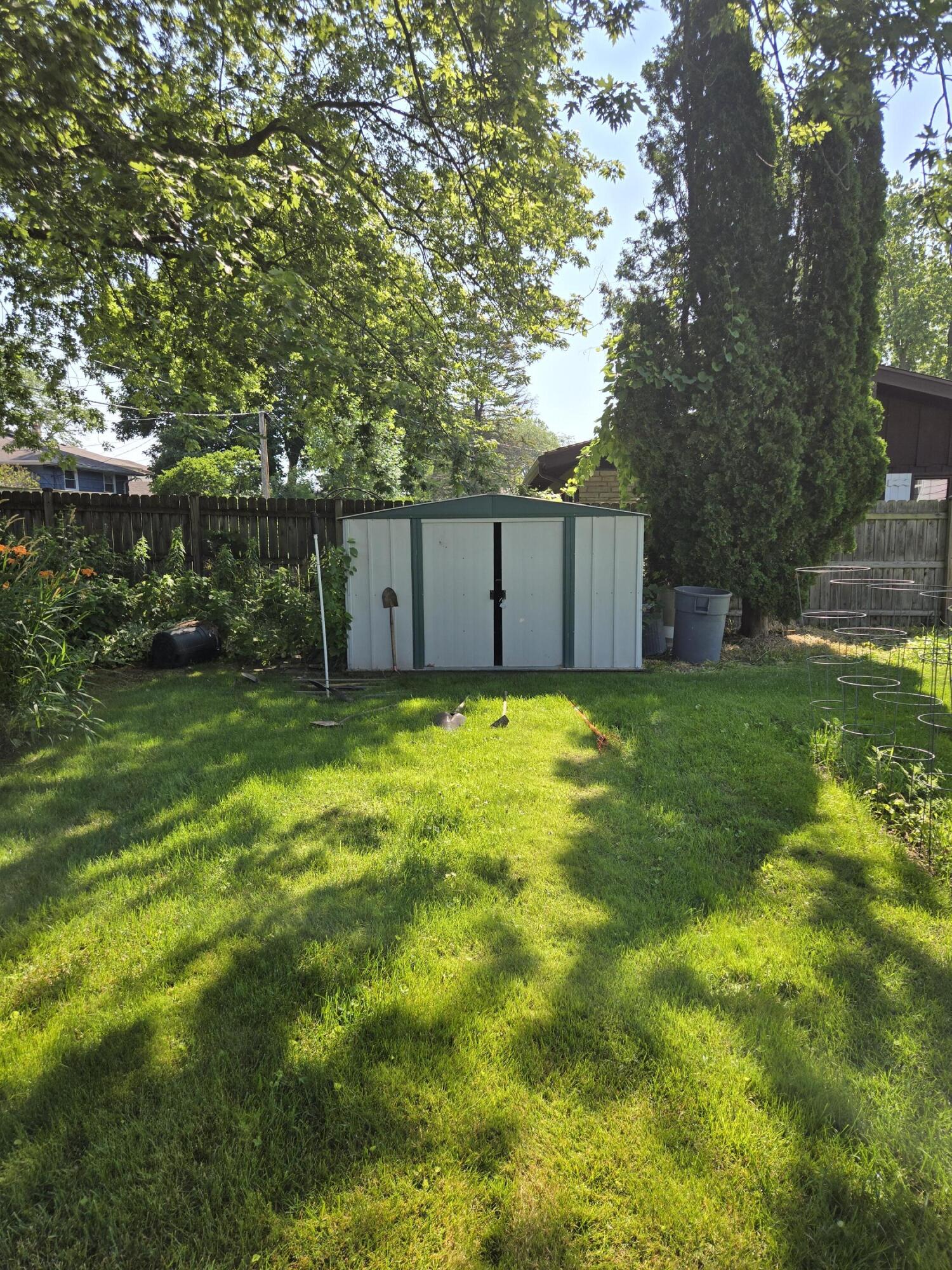 170 Westminster Sq, Racine