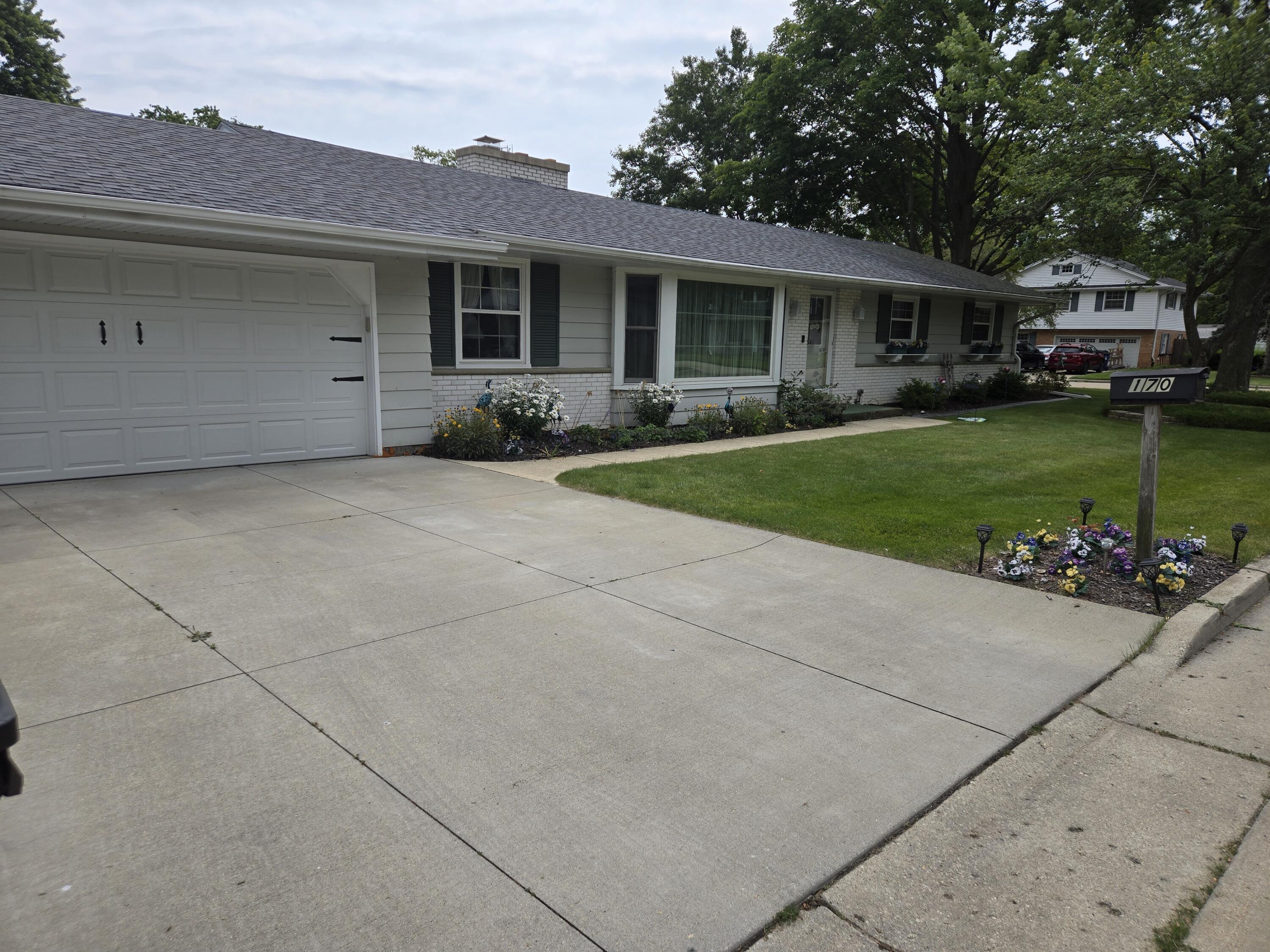 170 Westminster Sq, Racine