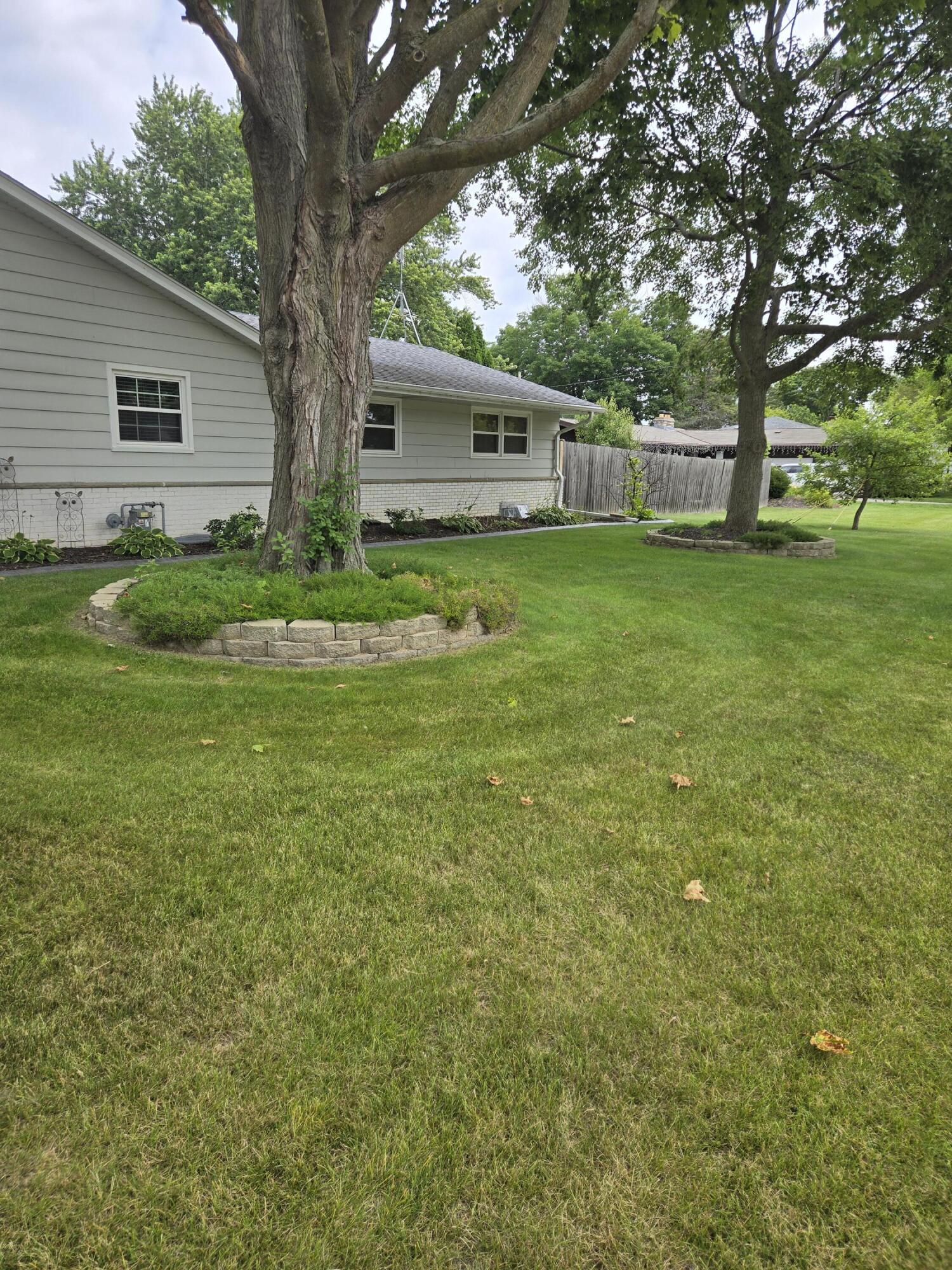 170 Westminster Sq, Racine