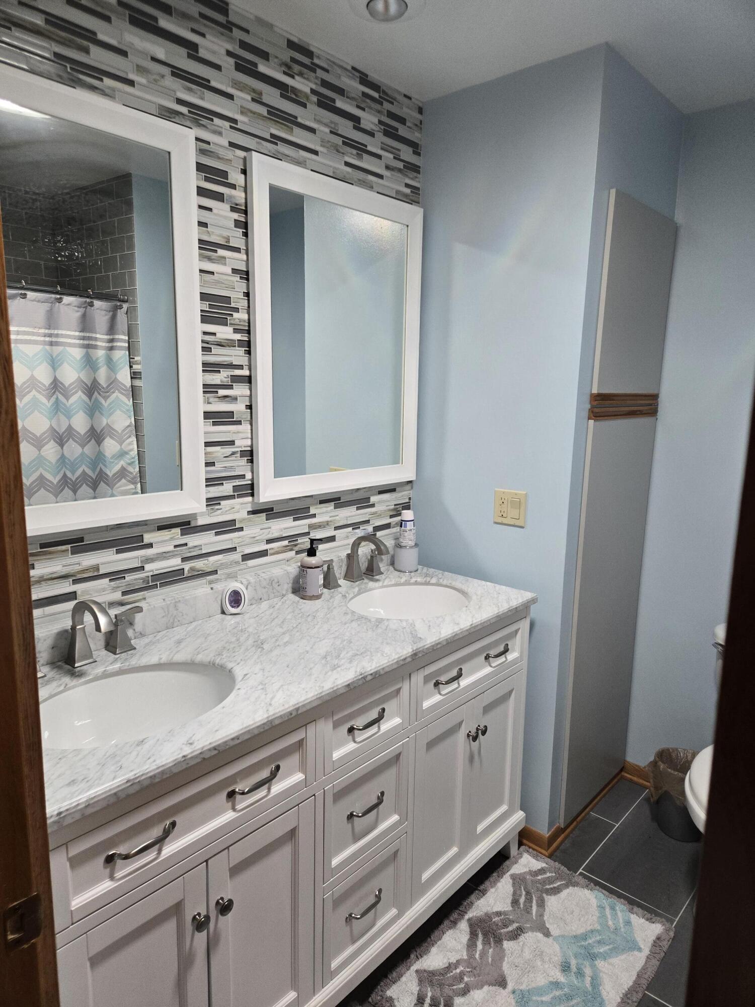 170 Westminster Sq, Racine
