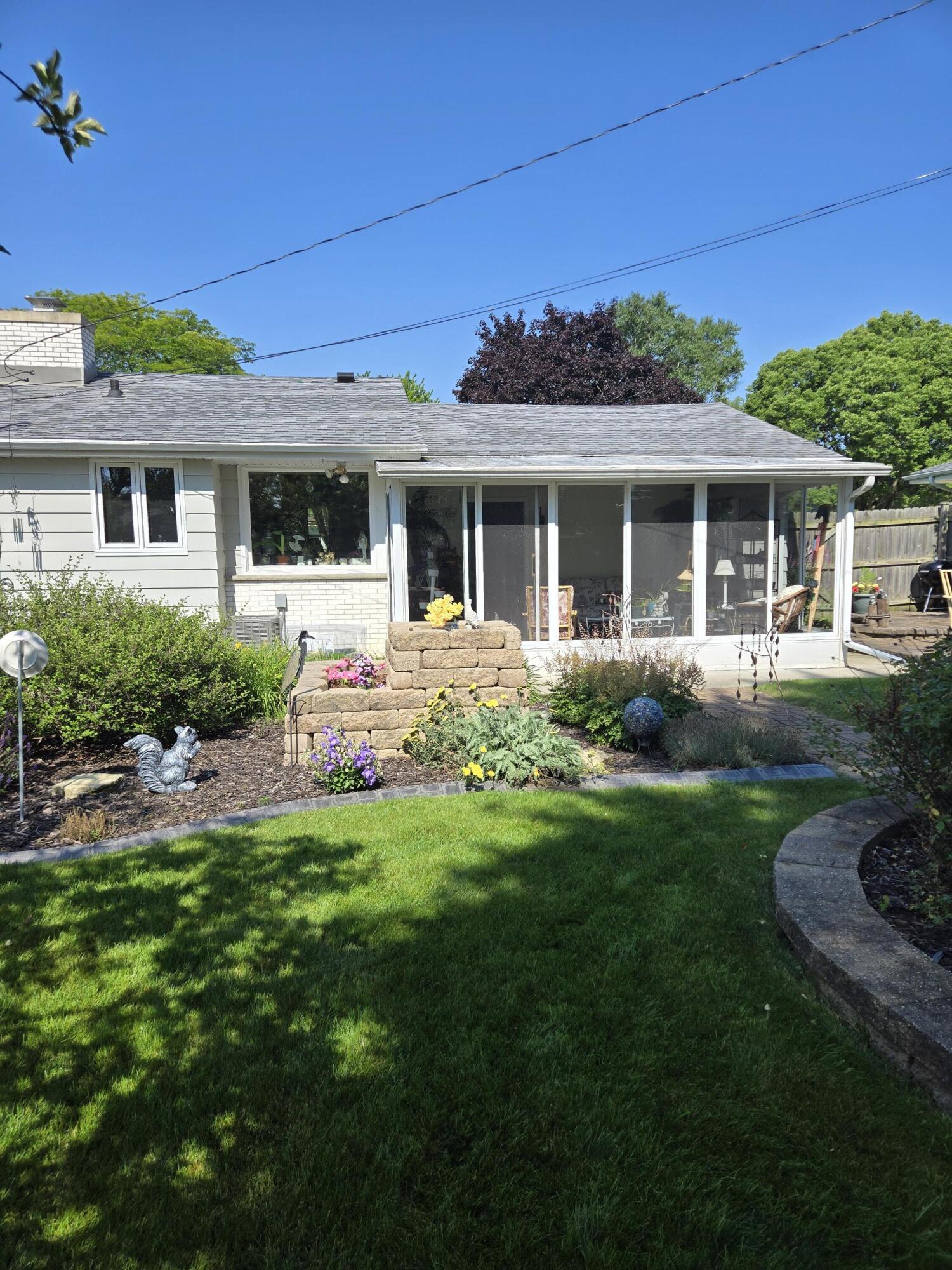 170 Westminster Sq, Racine