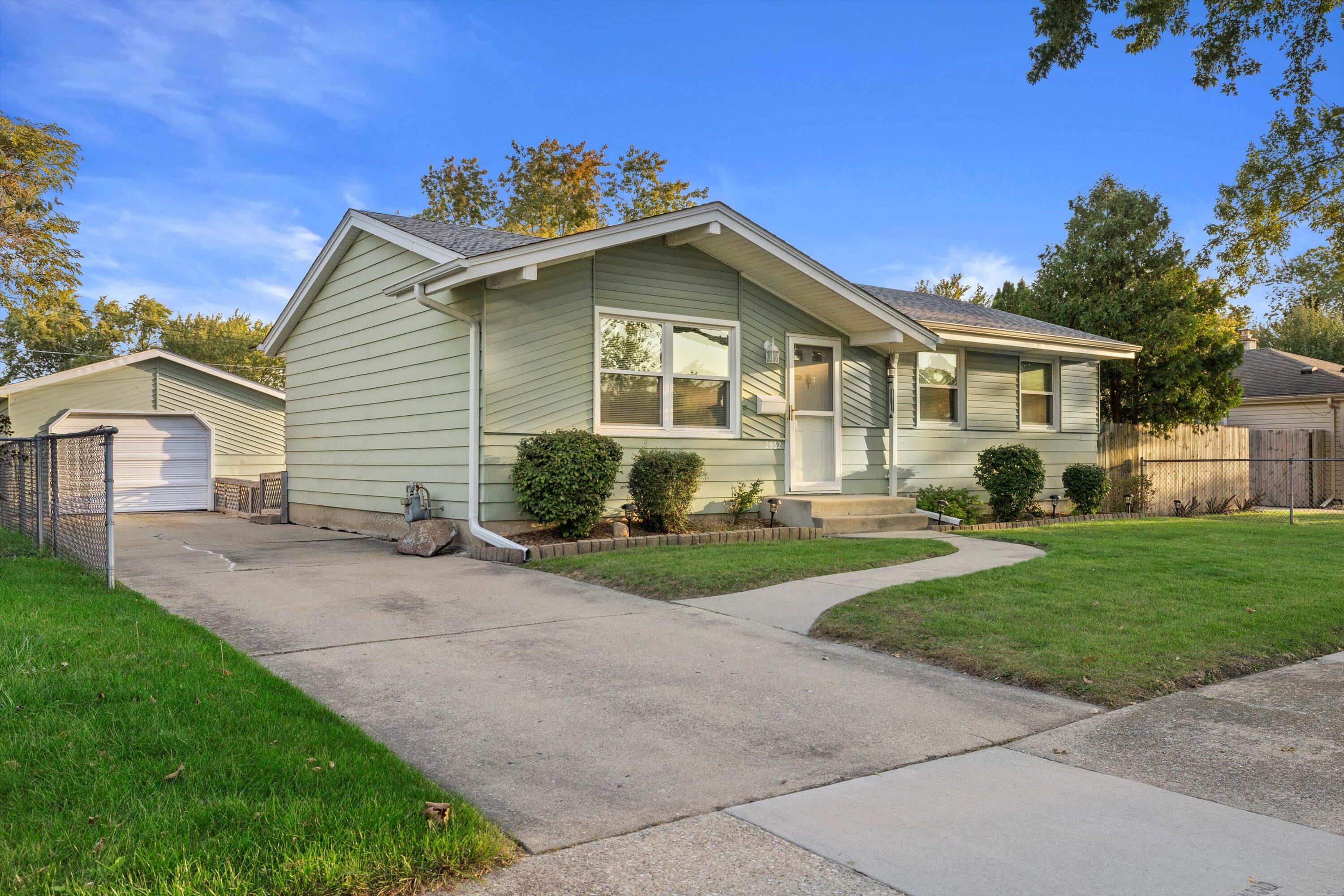 2832 Norwood Dr, Racine