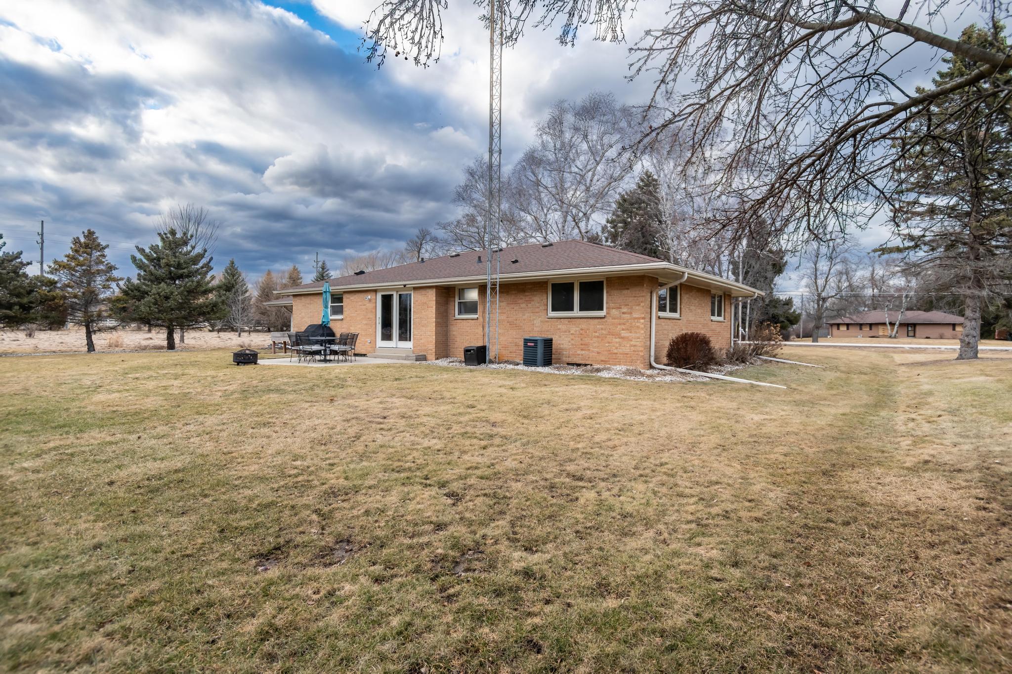4605 5 Mile Rd, Caledonia