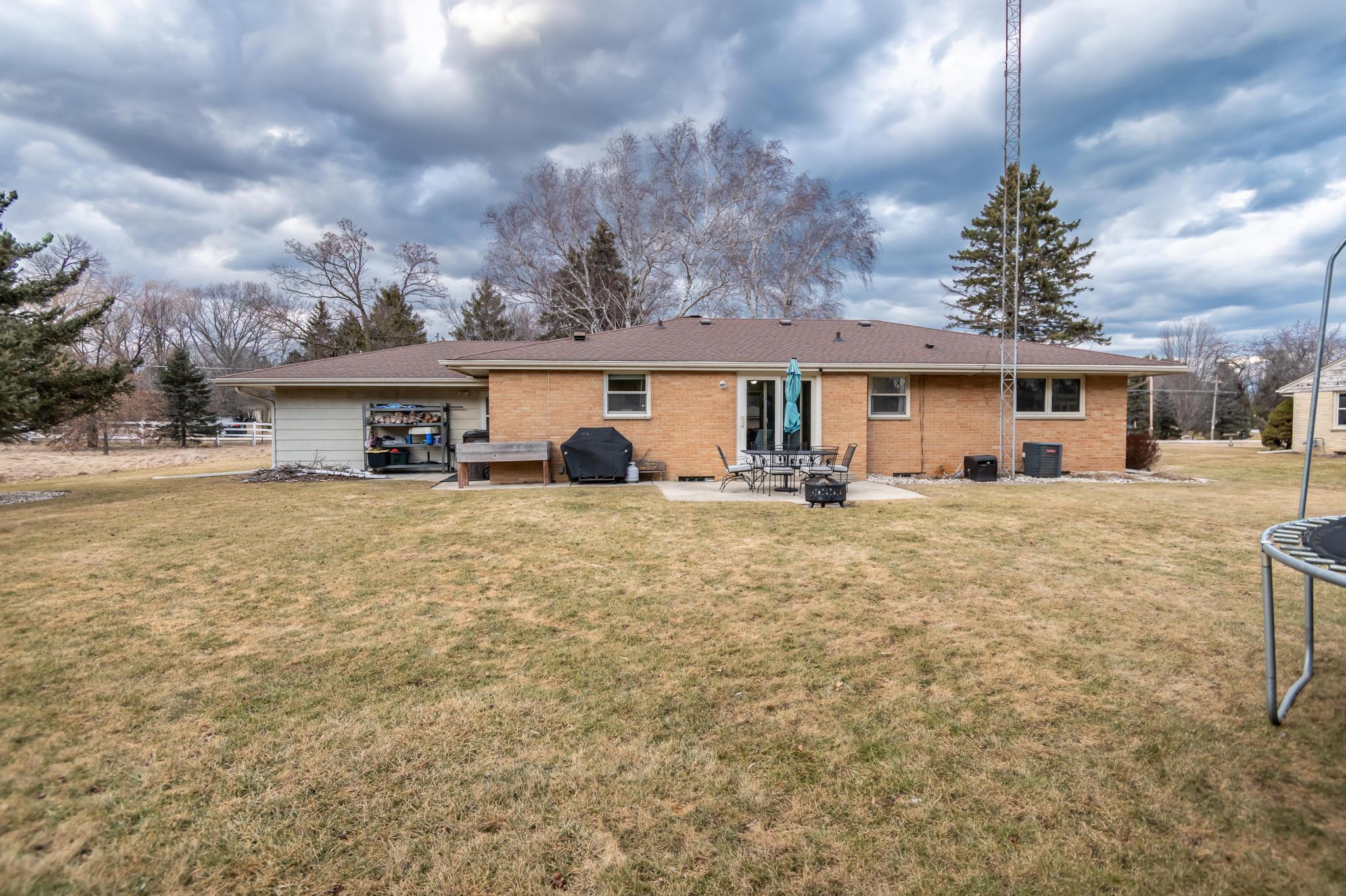 4605 5 Mile Rd, Caledonia