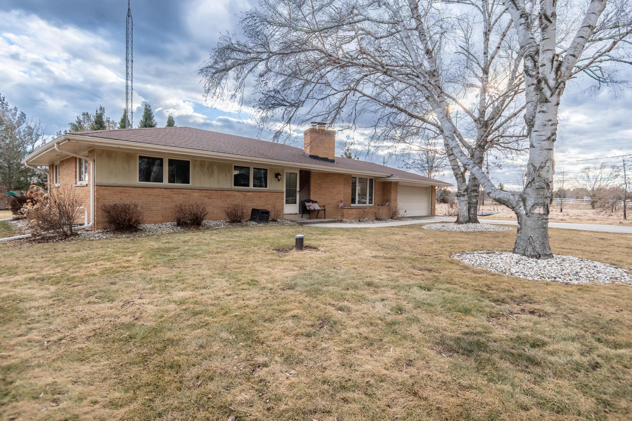 4605 5 Mile Rd, Caledonia