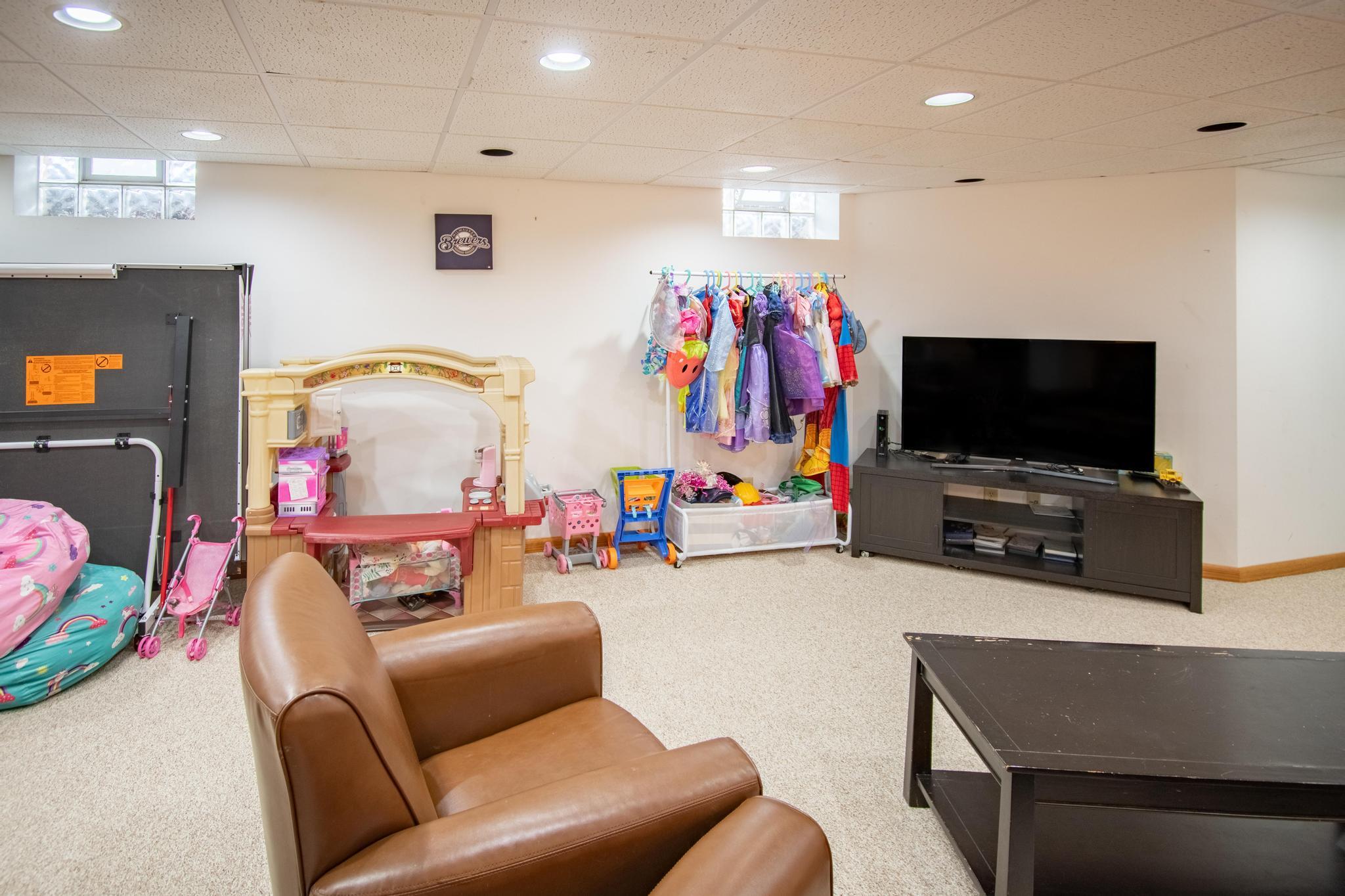 4605 5 Mile Rd, Caledonia