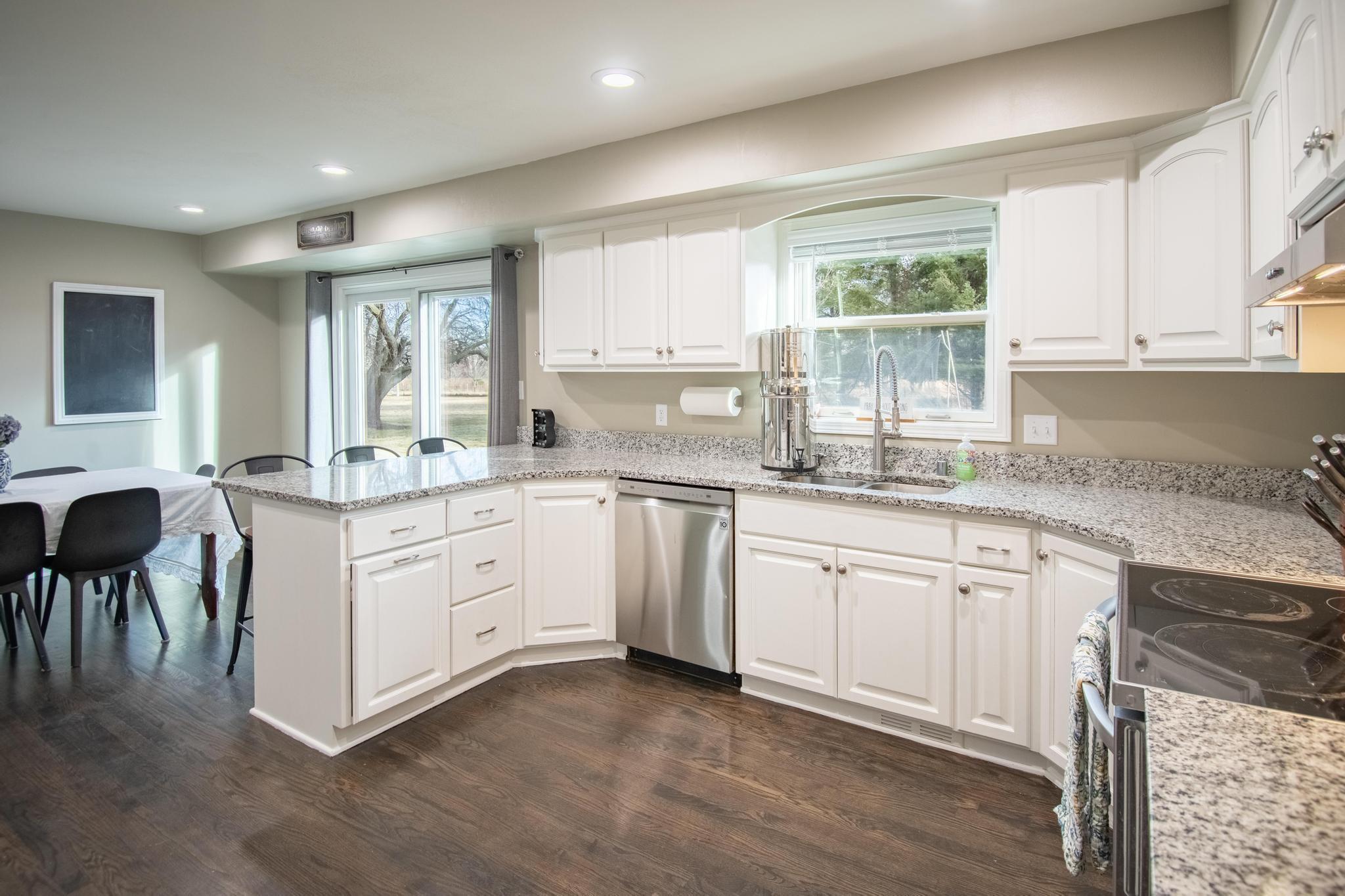4605 5 Mile Rd, Caledonia