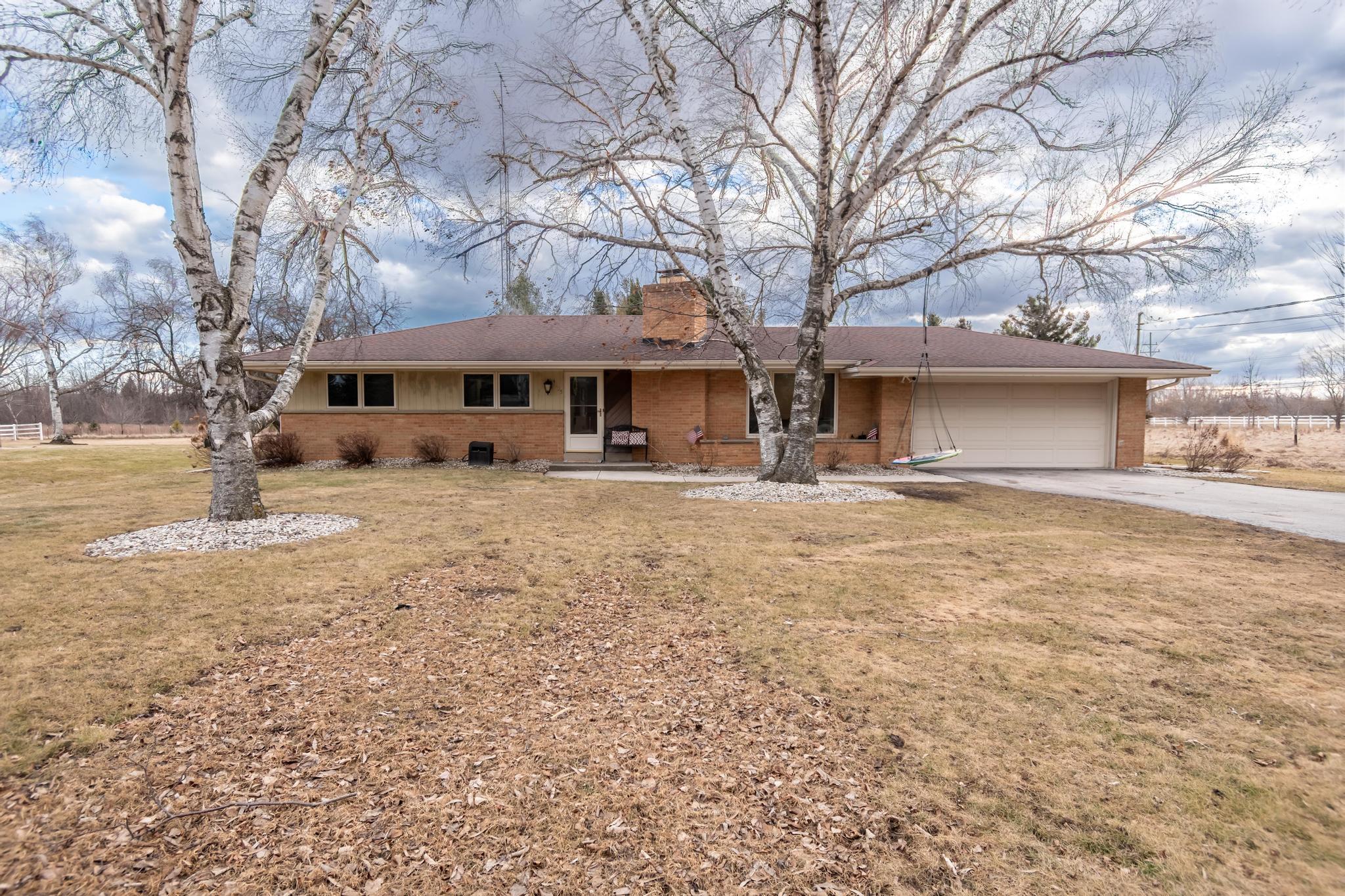 4605 5 Mile Rd, Caledonia