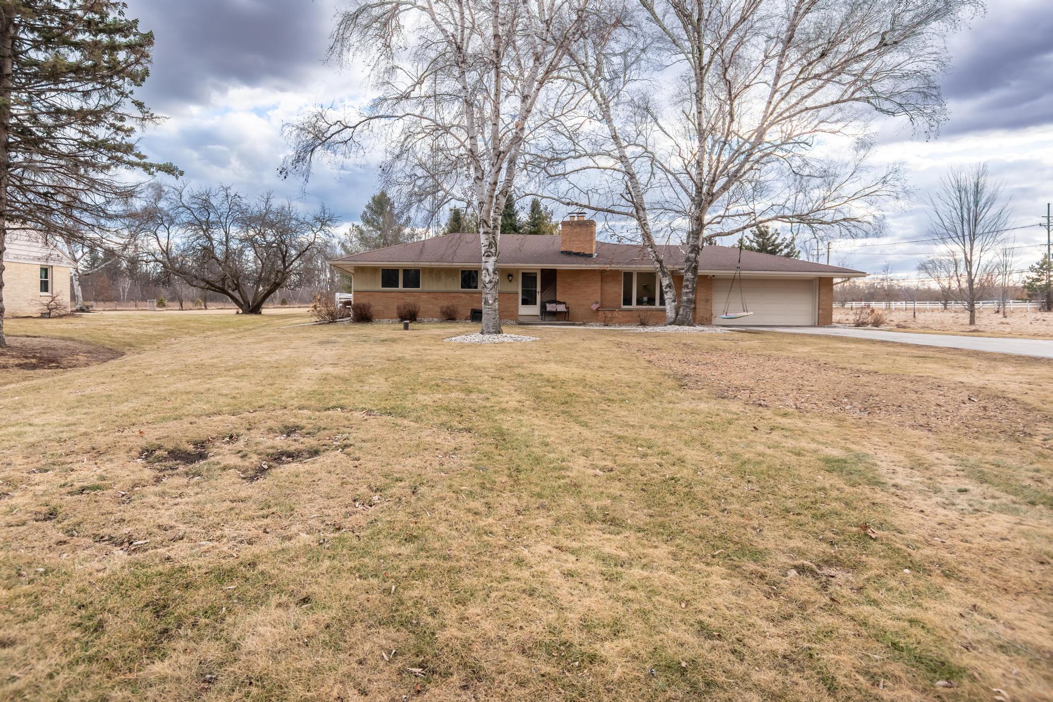4605 5 Mile Rd, Caledonia