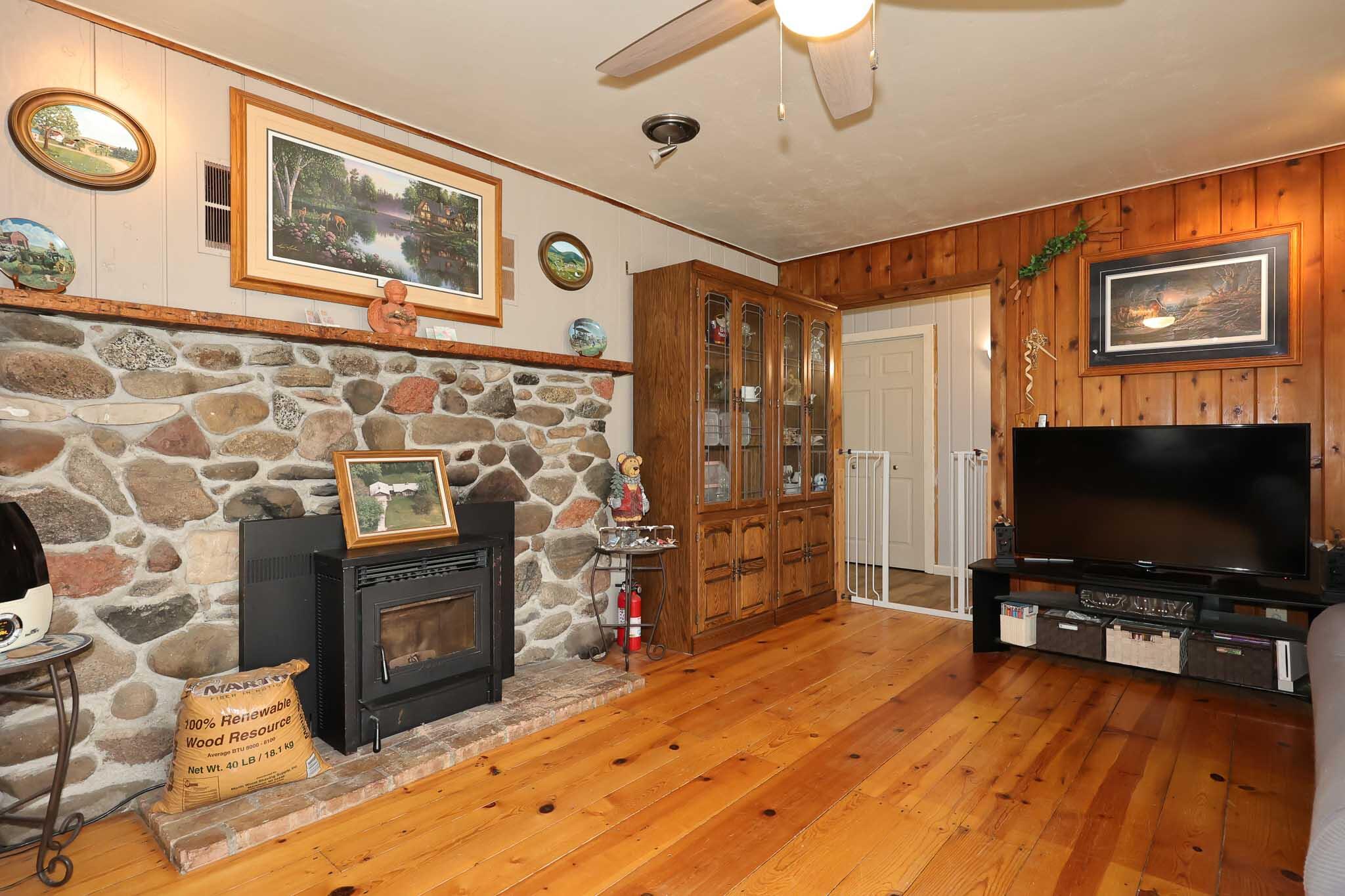 W243S7770 Evergreen Dr, Vernon