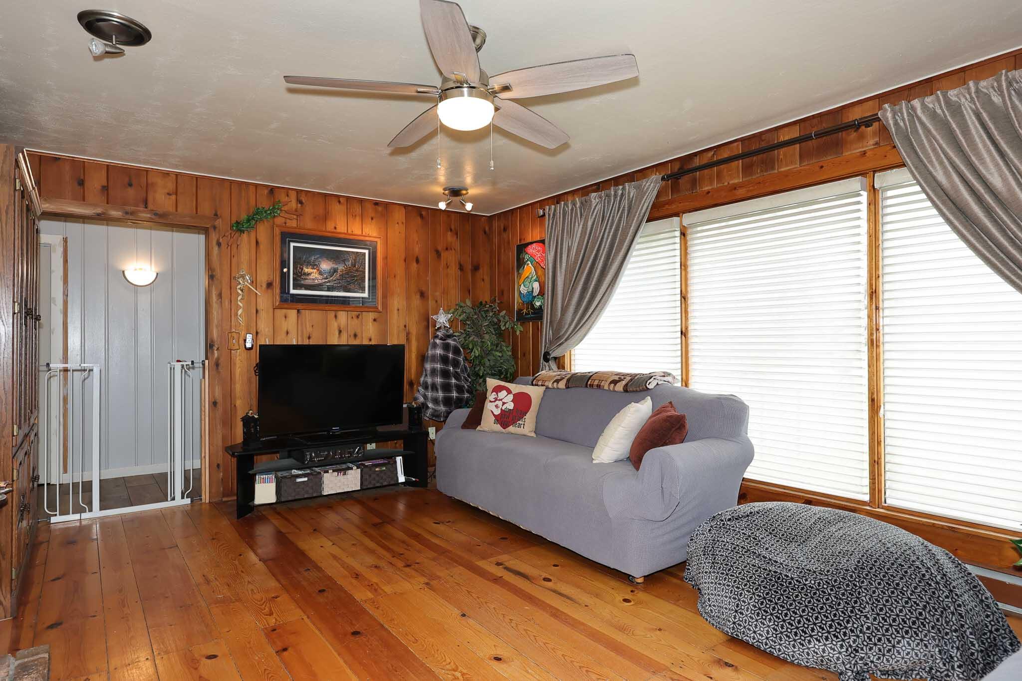 W243S7770 Evergreen Dr, Vernon