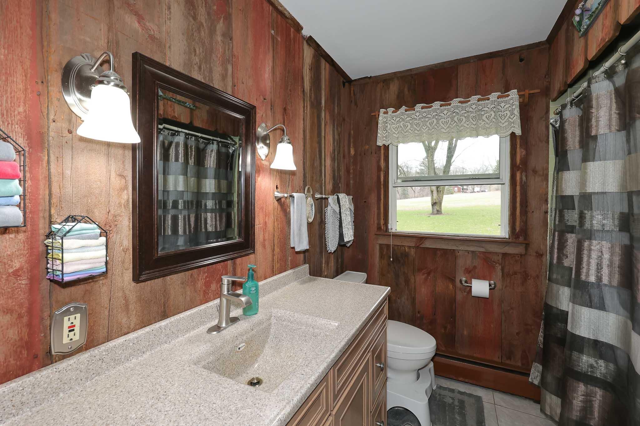 W243S7770 Evergreen Dr, Vernon
