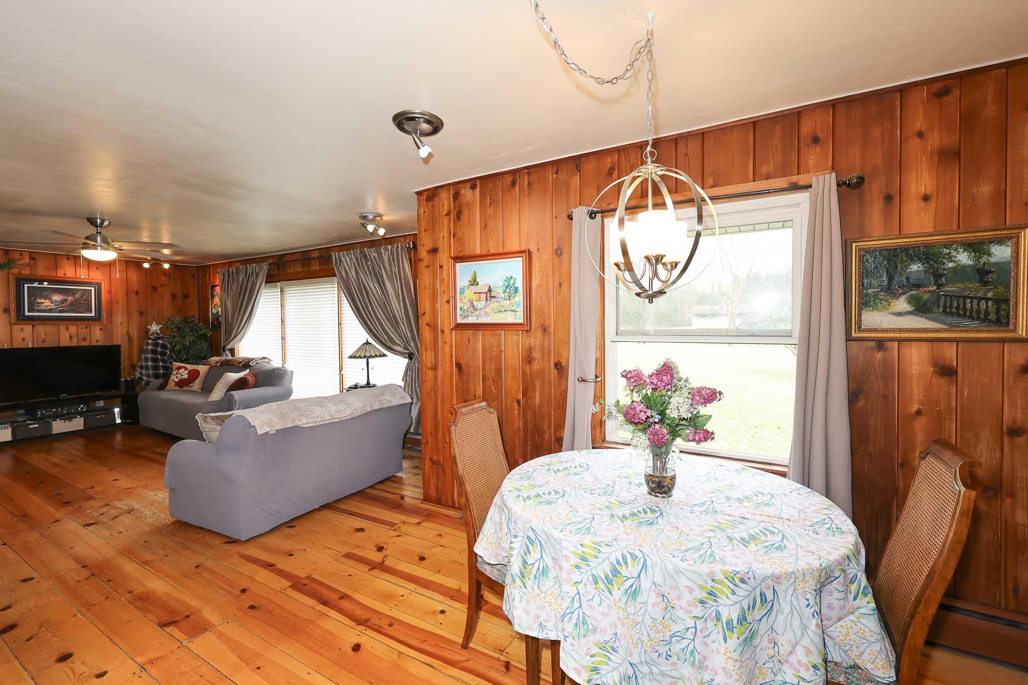 W243S7770 Evergreen Dr, Vernon