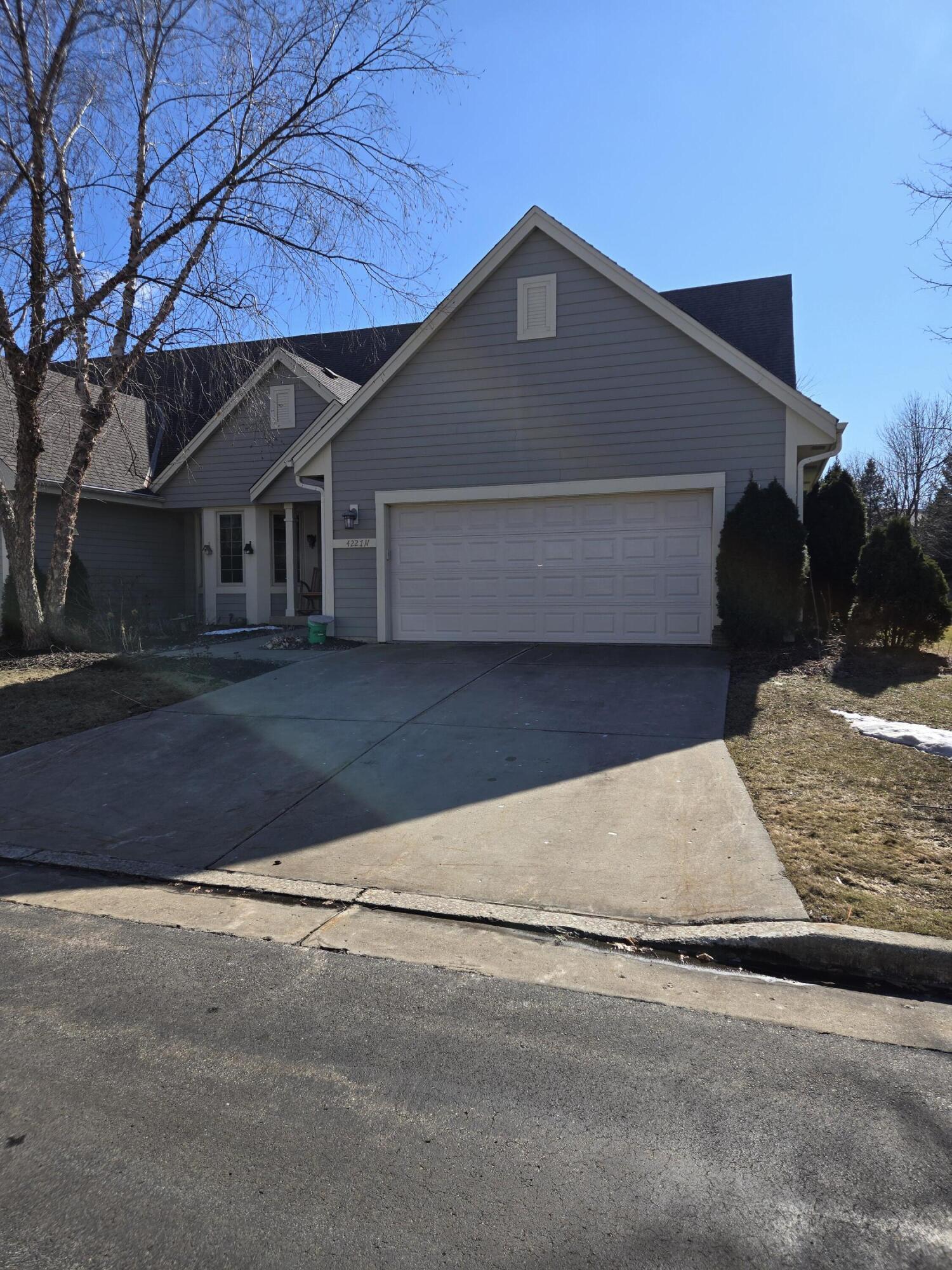 4227 N Circle Dr, Mount Pleasant
