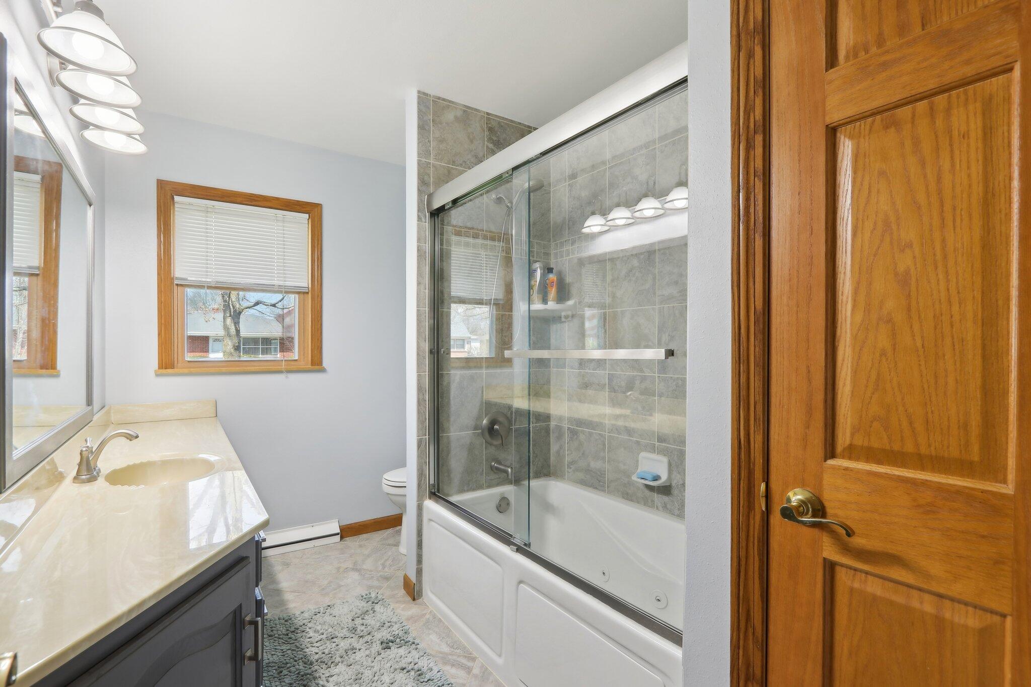 1101 Sheraton Dr, Racine