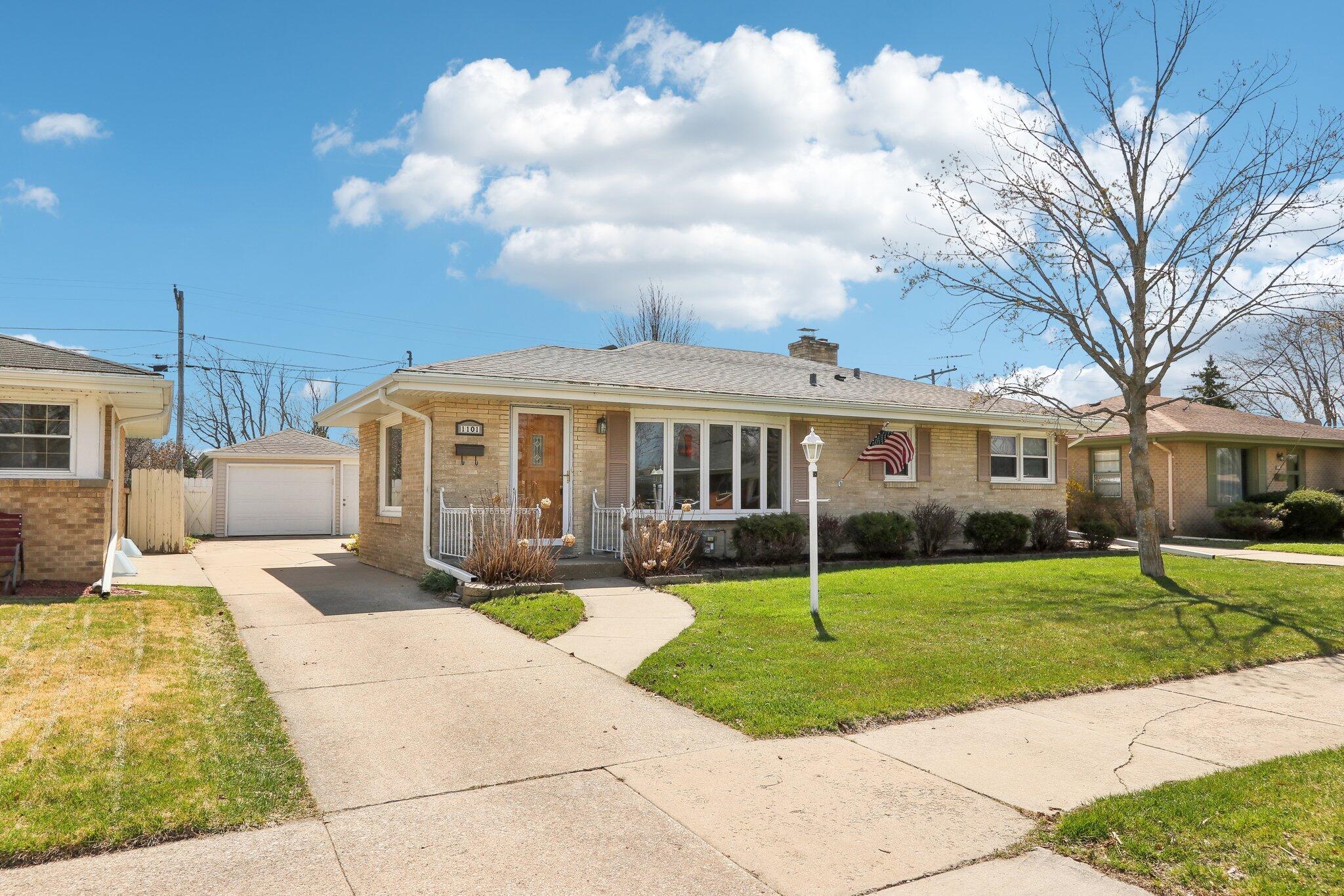 1101 Sheraton Dr, Racine