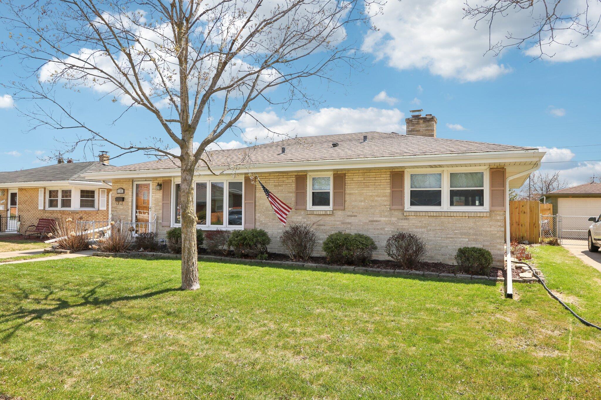 1101 Sheraton Dr, Racine