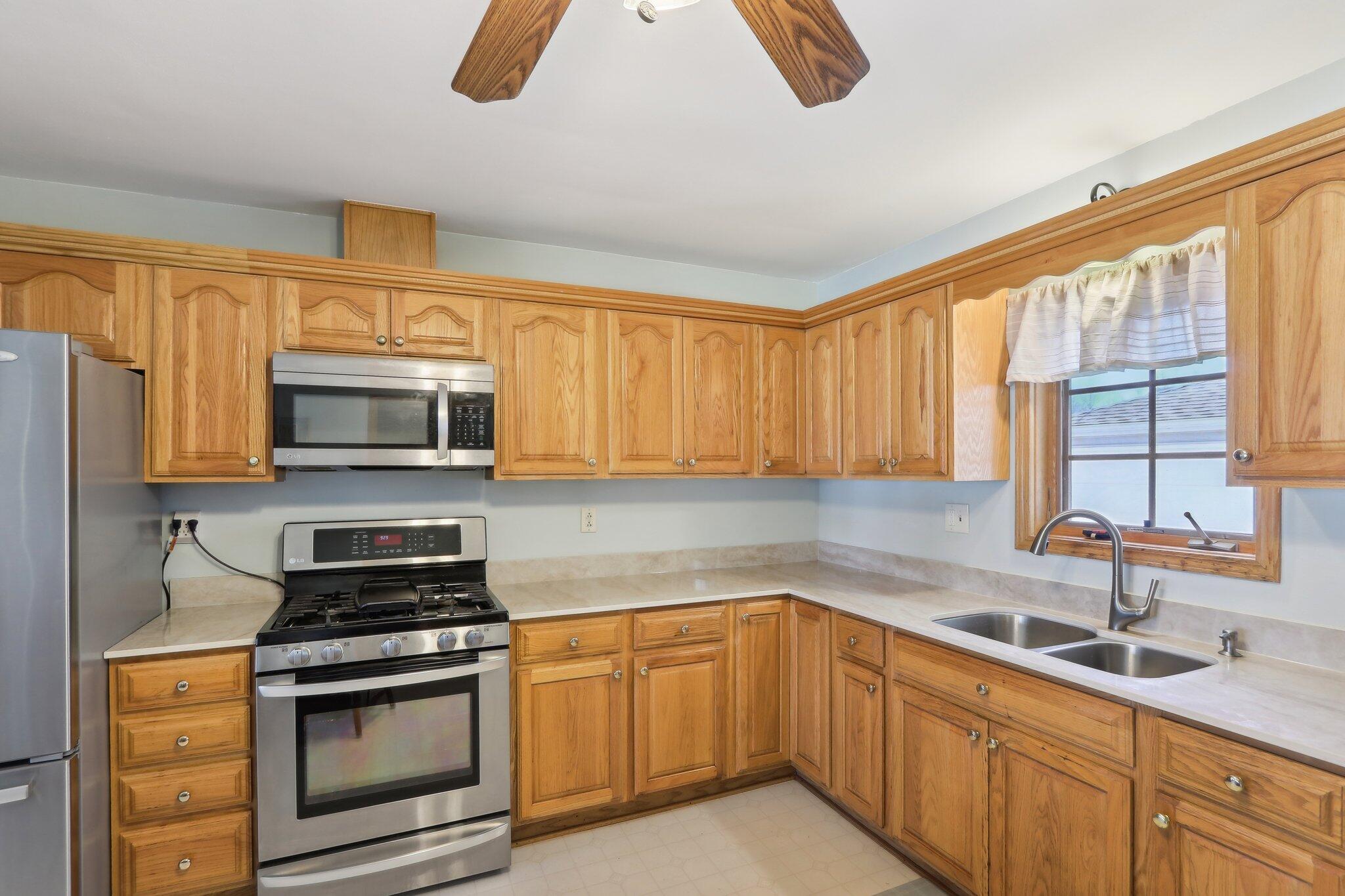 1101 Sheraton Dr, Racine