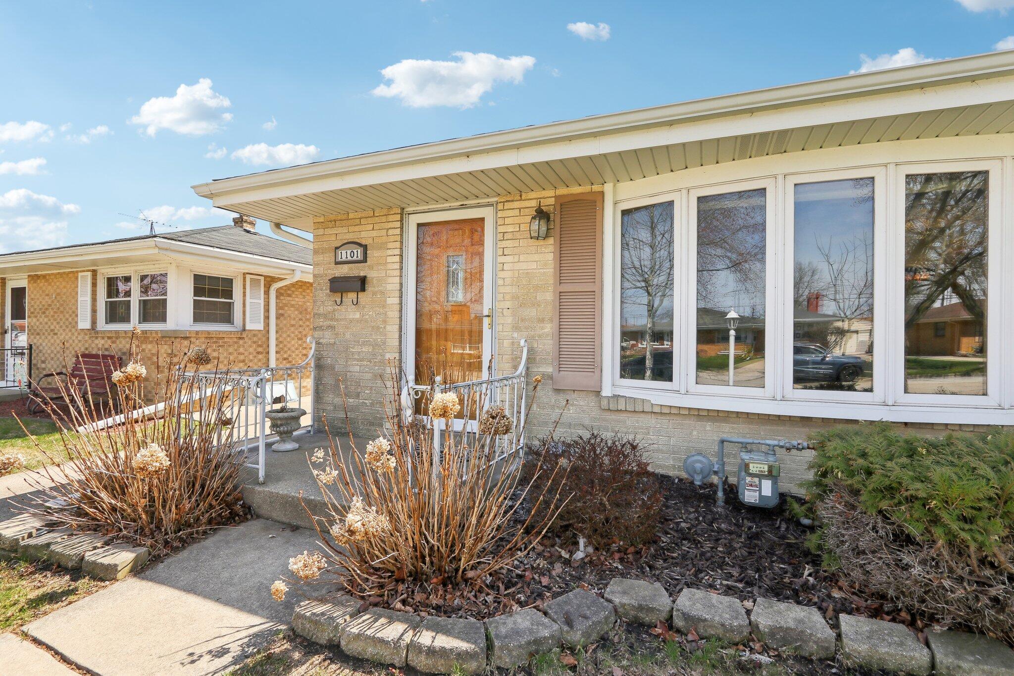 1101 Sheraton Dr, Racine