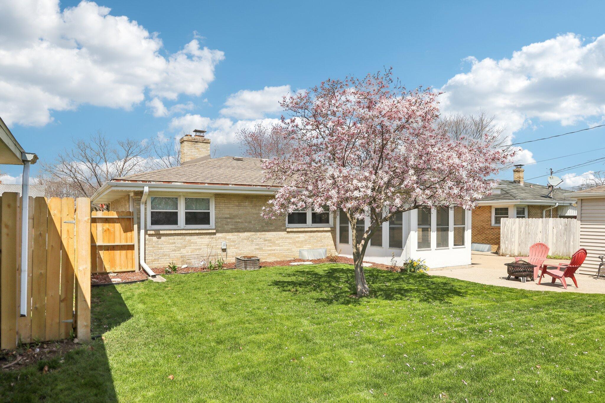 1101 Sheraton Dr, Racine