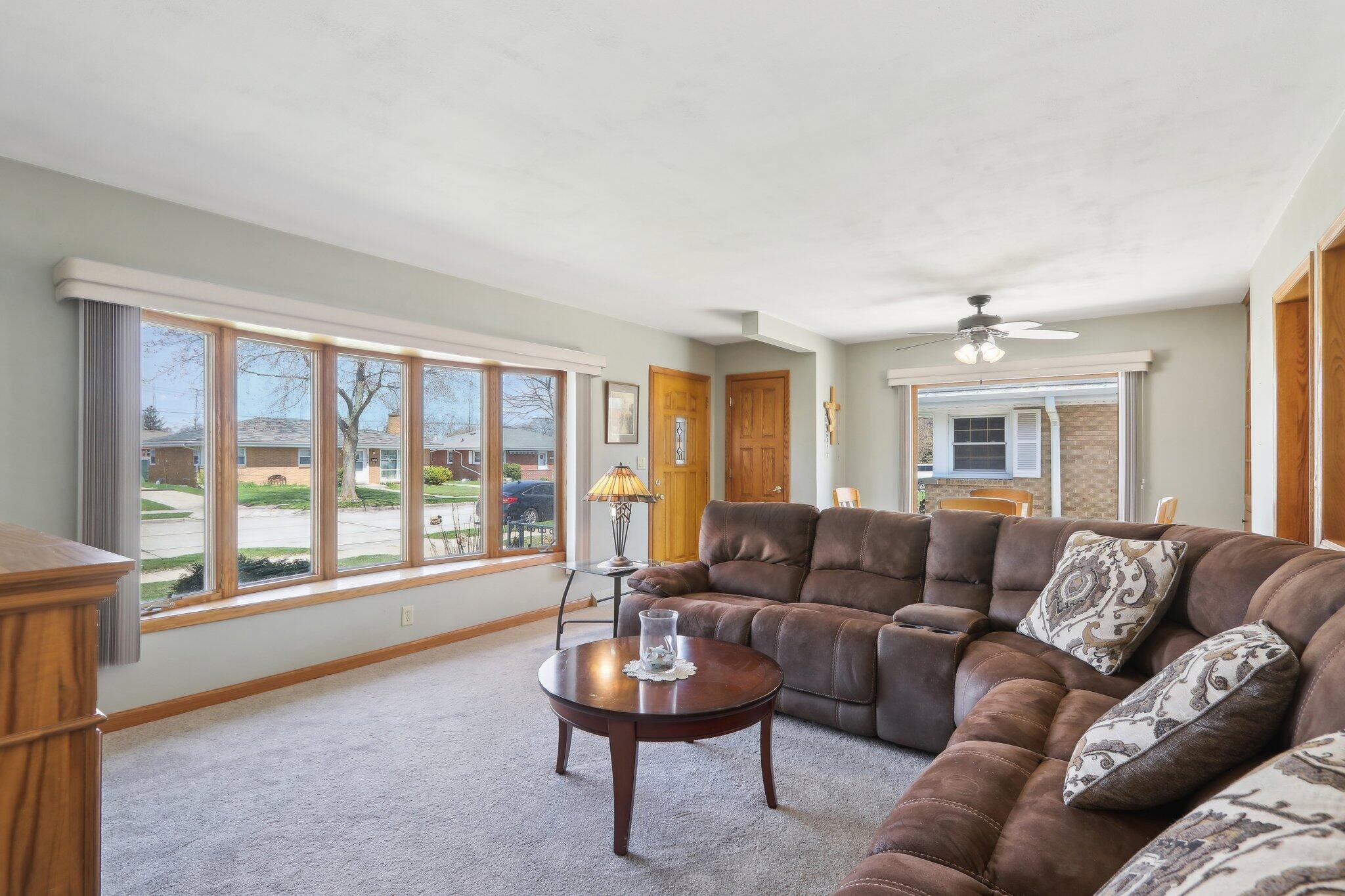 1101 Sheraton Dr, Racine