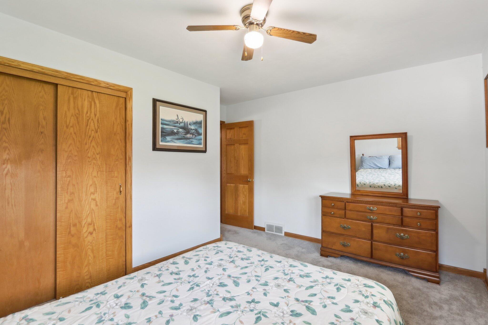 1101 Sheraton Dr, Racine
