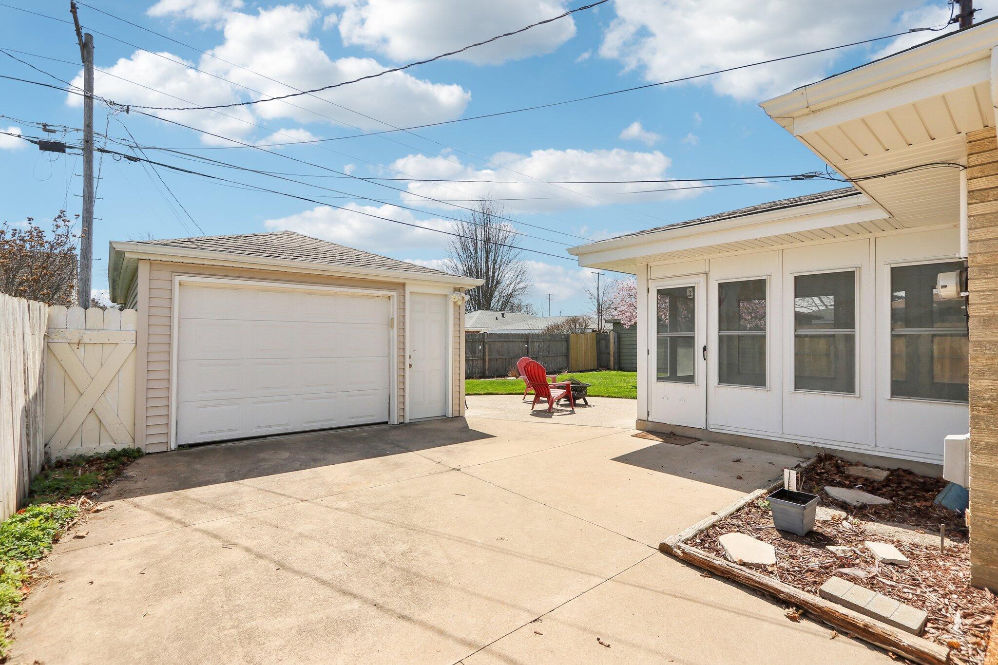 1101 Sheraton Dr, Racine
