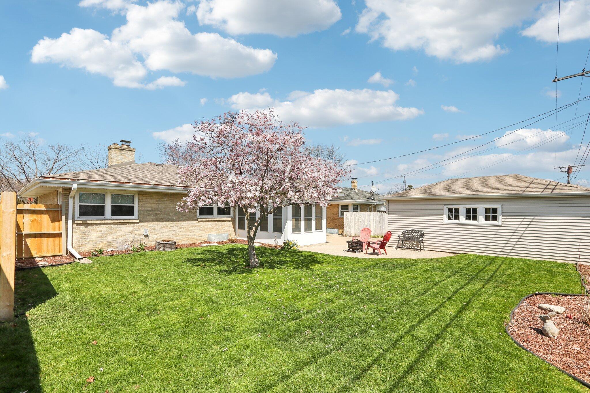 1101 Sheraton Dr, Racine