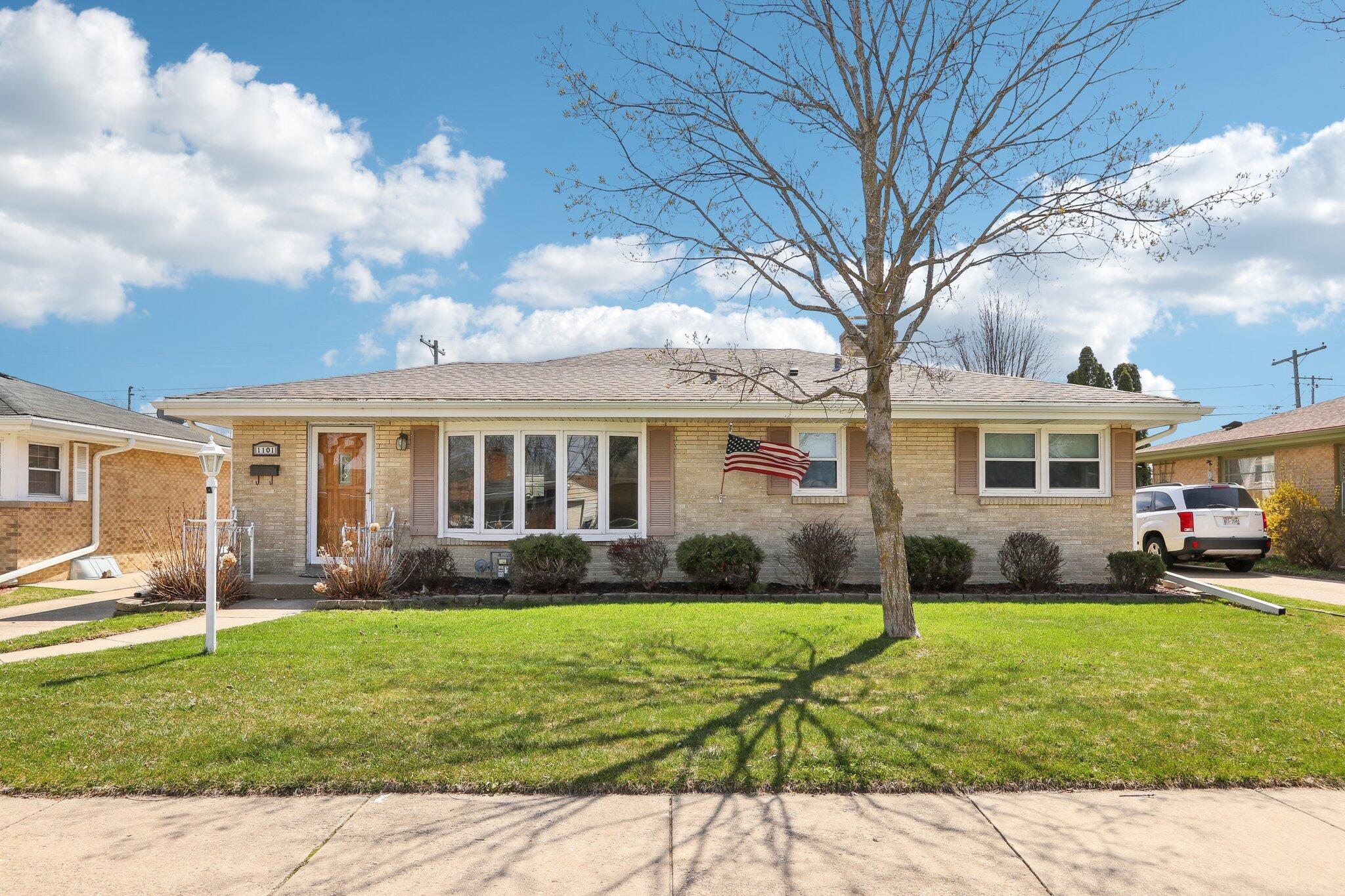 1101 Sheraton Dr, Racine