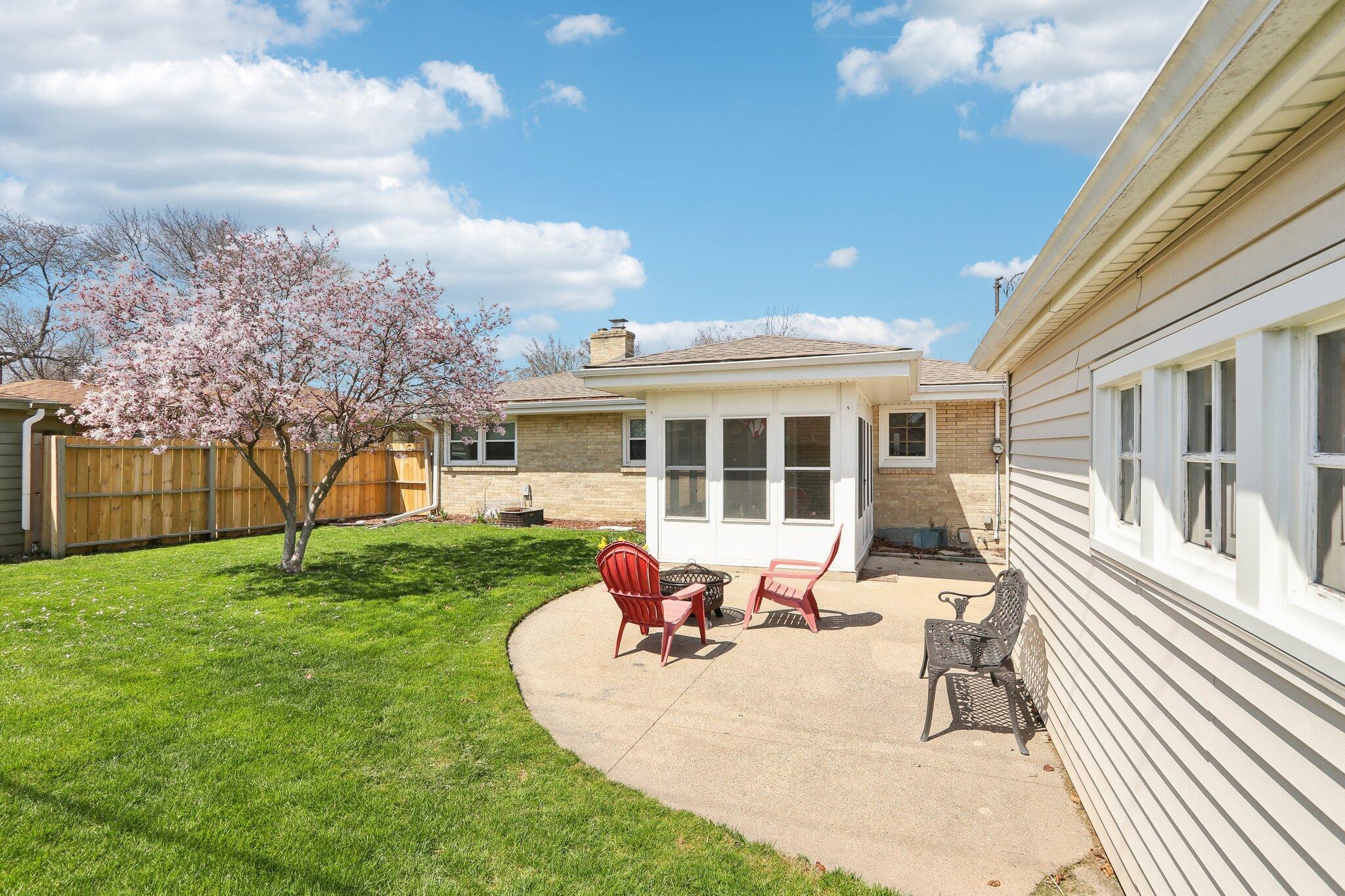 1101 Sheraton Dr, Racine