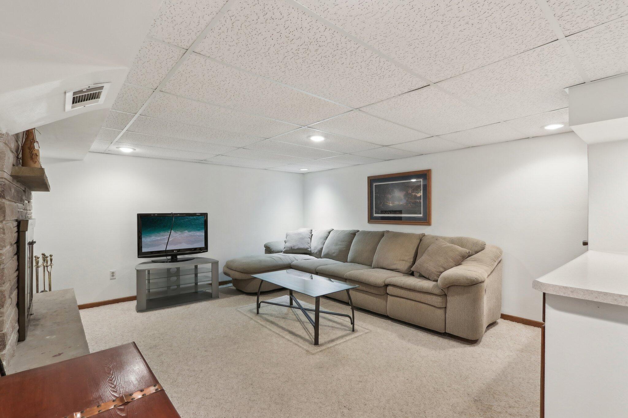 1101 Sheraton Dr, Racine
