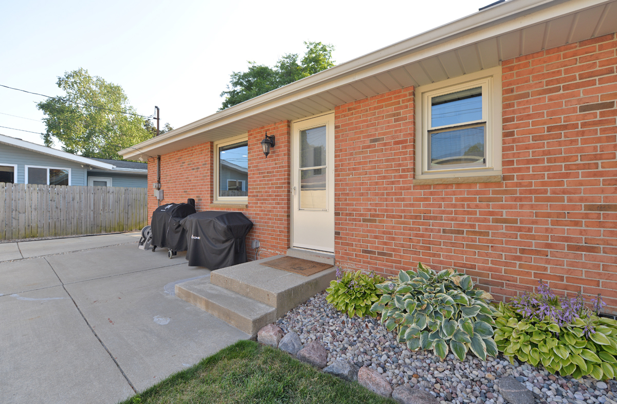 65 Virginia St, Racine