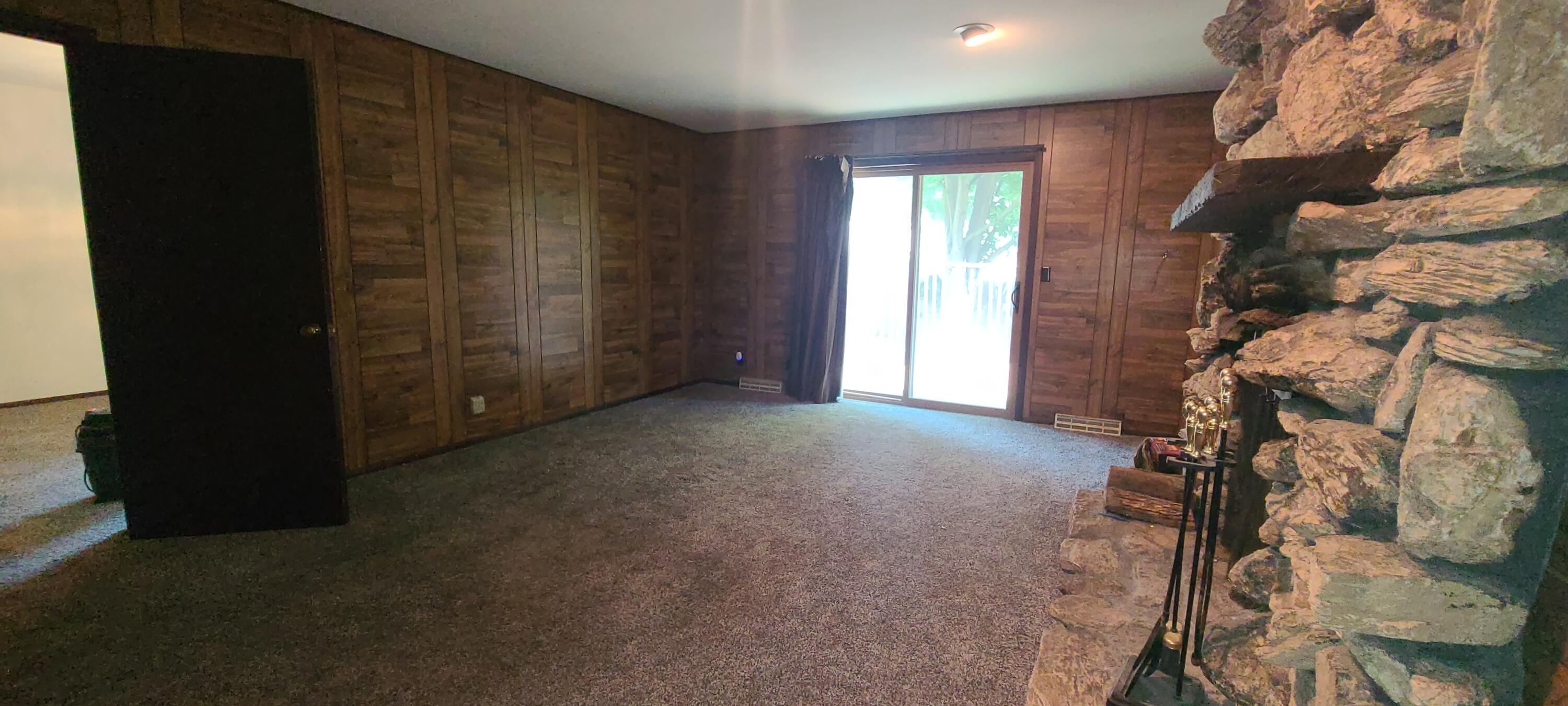 3331 Green Meadows Ln, Elmwood Park