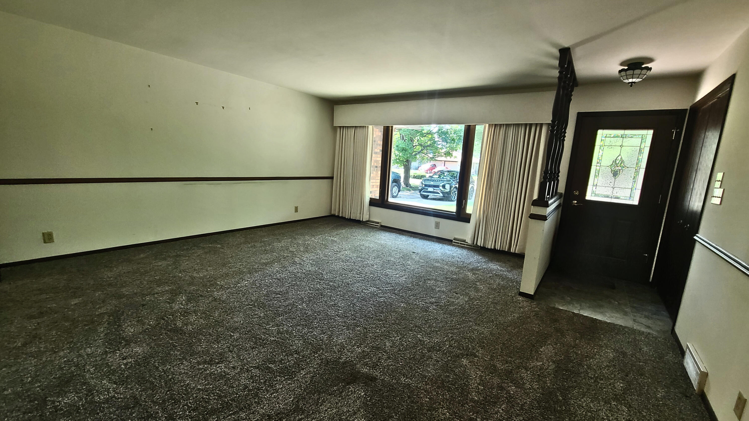 3331 Green Meadows Ln, Elmwood Park