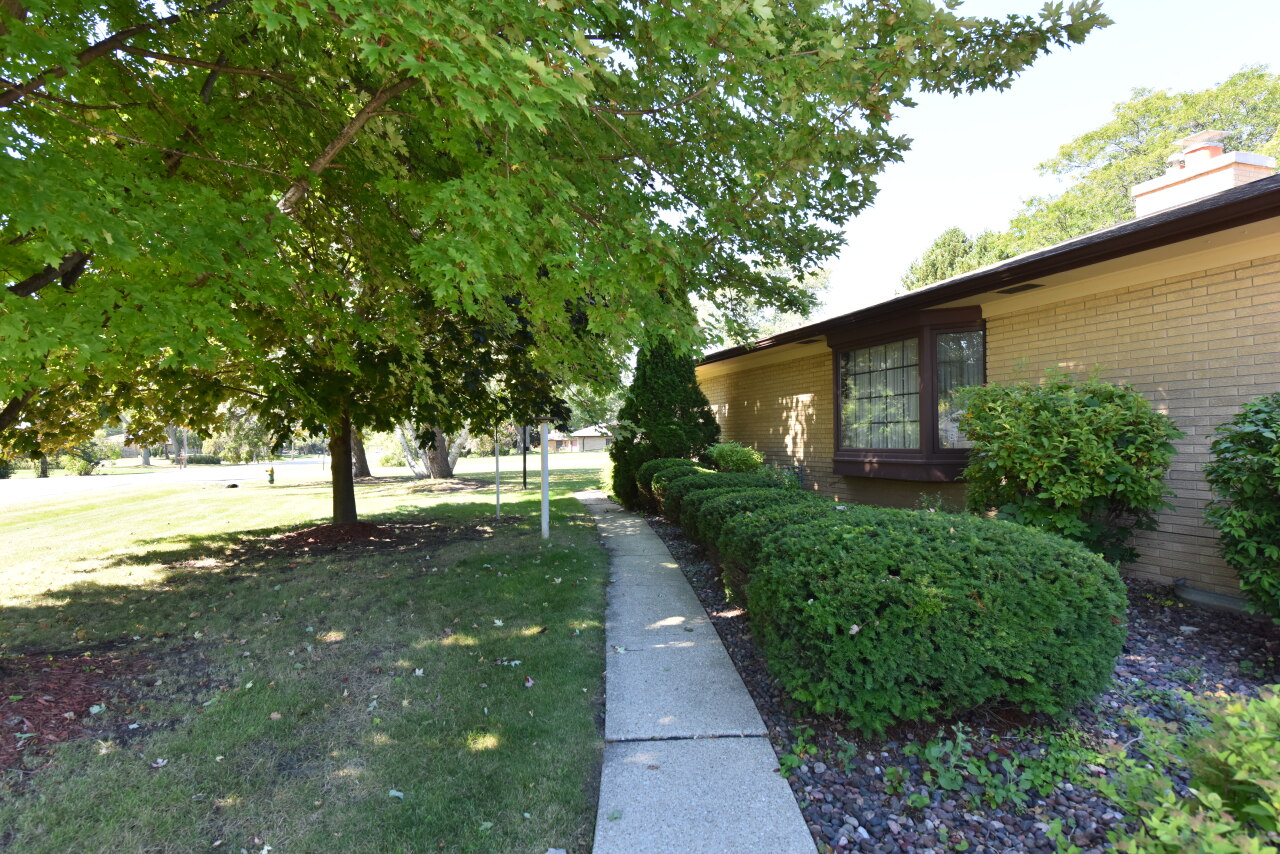 3421 Twin Ln, Caledonia