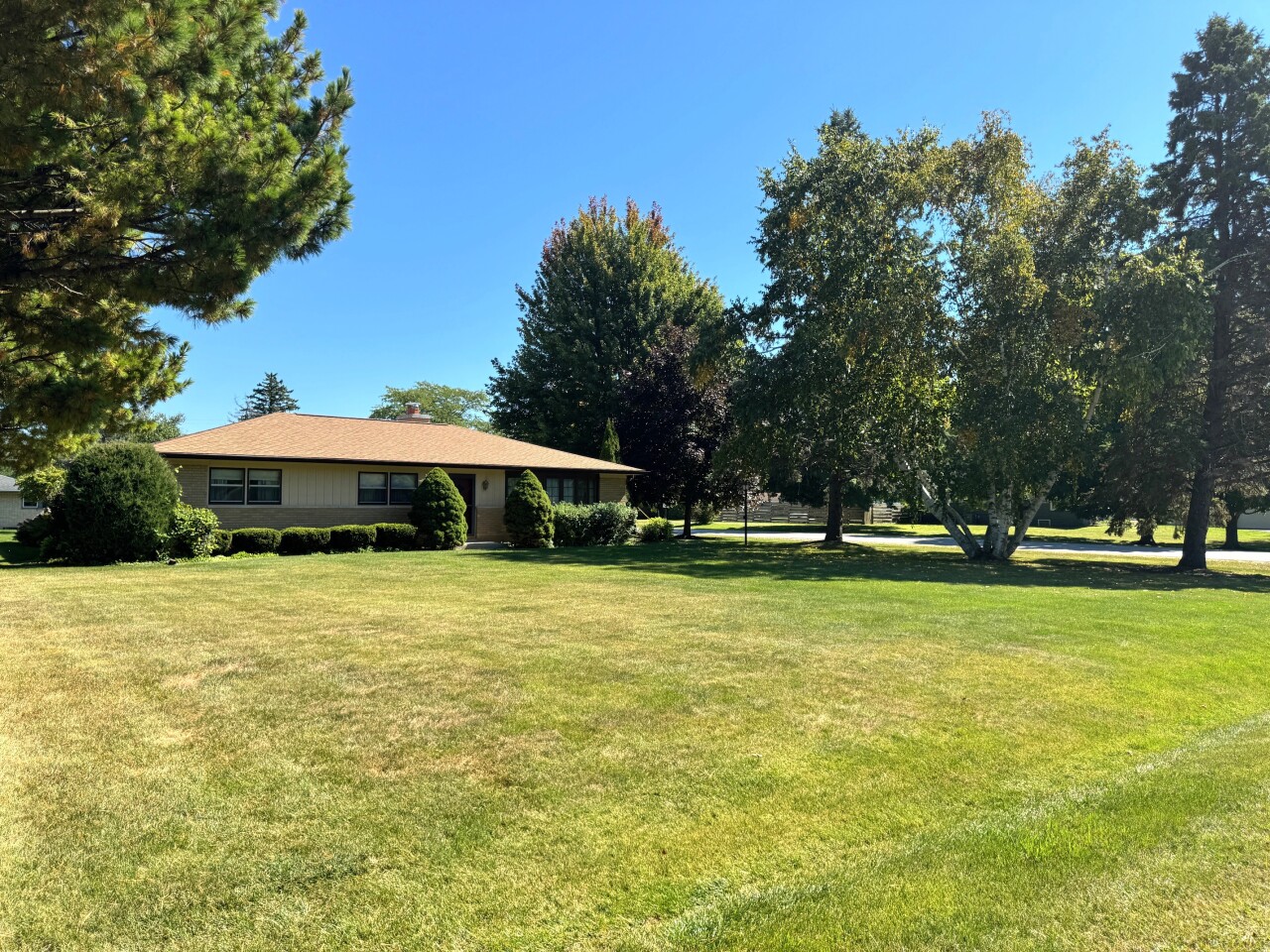 3421 Twin Ln, Caledonia