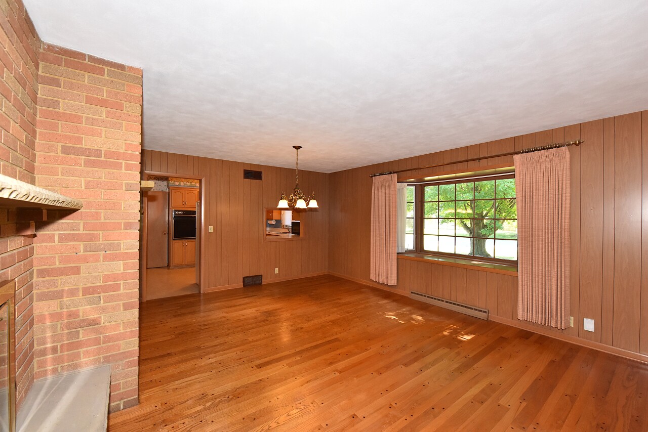 3421 Twin Ln, Caledonia