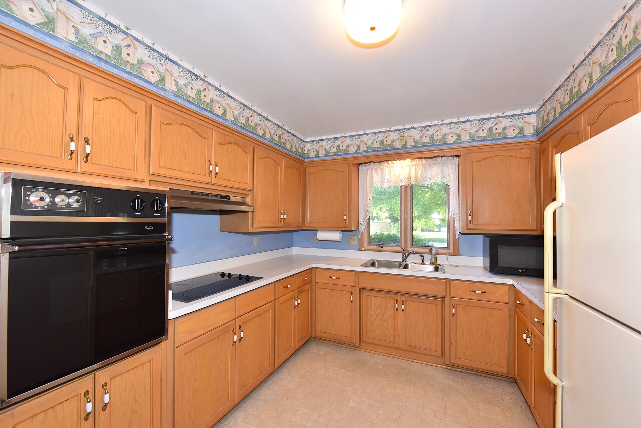 3421 Twin Ln, Caledonia