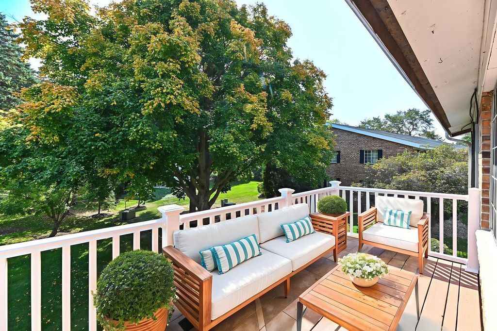 157 Linden Ln, 8, Thiensville