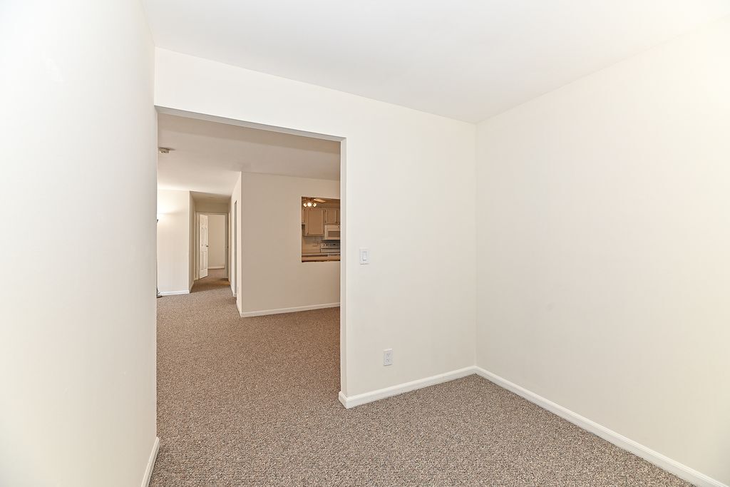 157 Linden Ln, 8, Thiensville