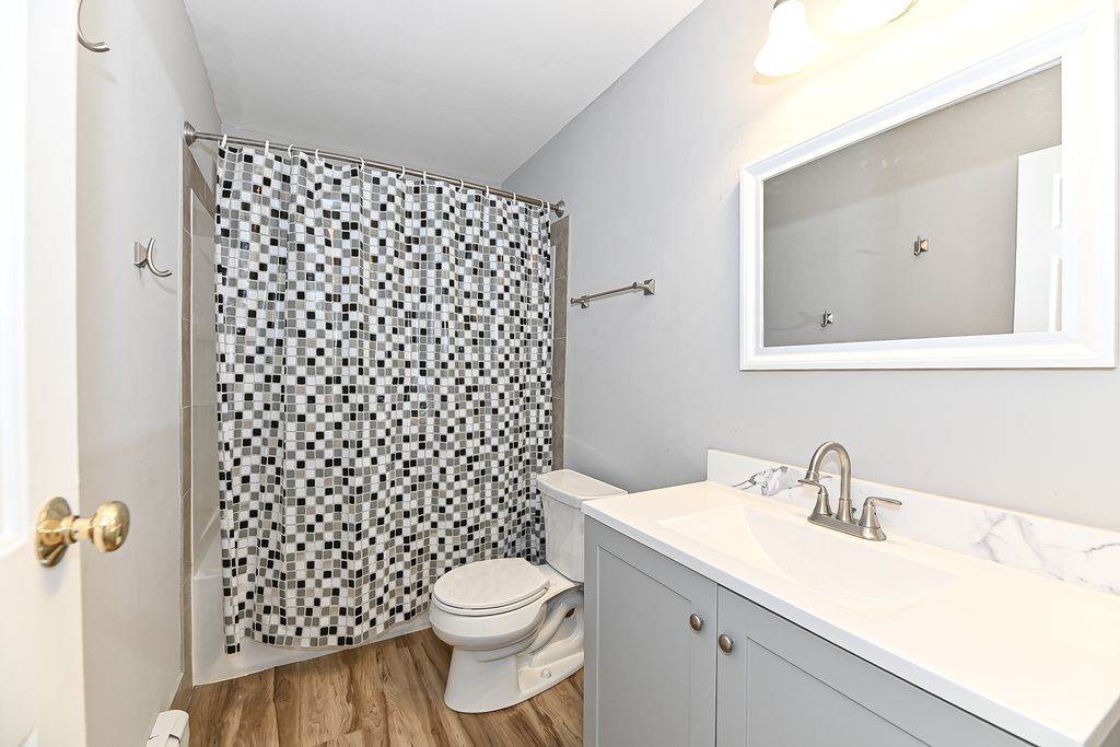 157 Linden Ln, 8, Thiensville