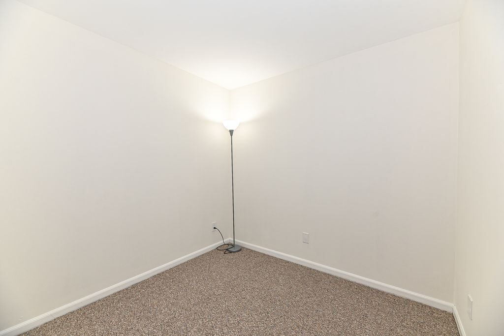 157 Linden Ln, 8, Thiensville