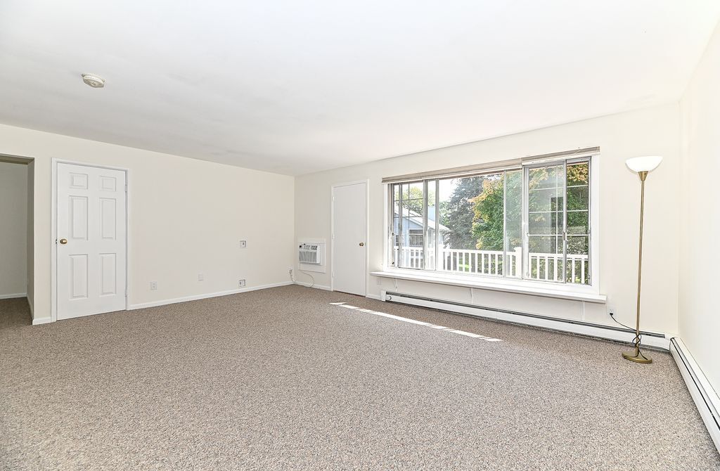 157 Linden Ln, 8, Thiensville