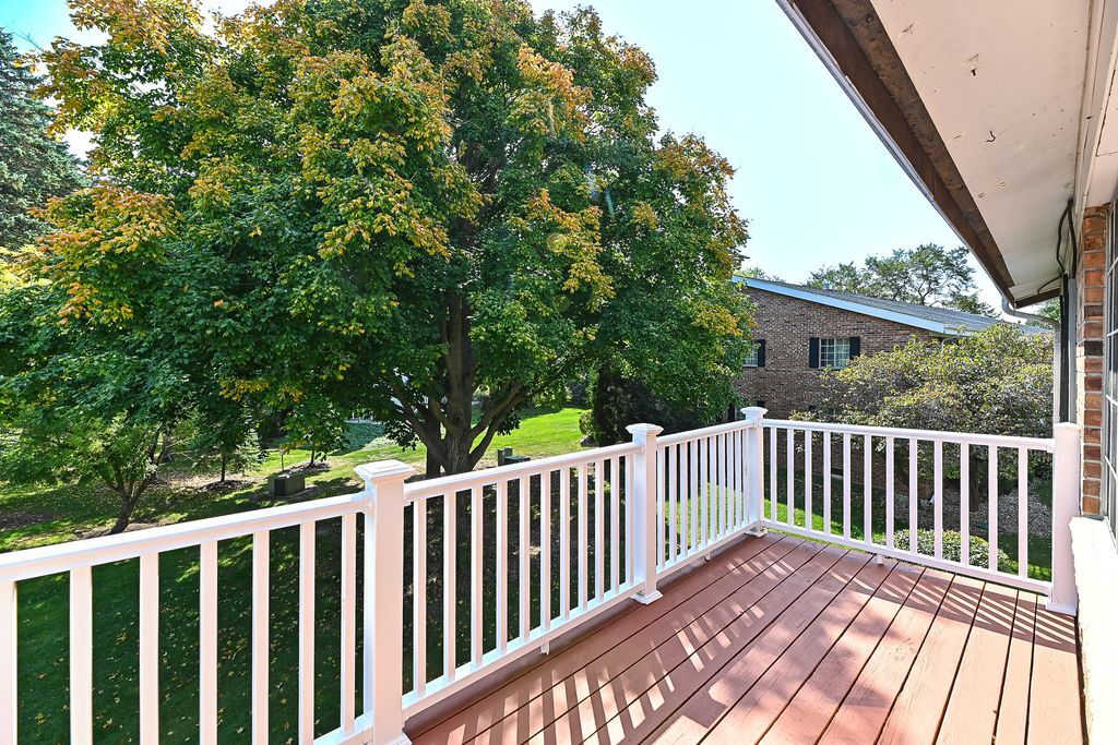 157 Linden Ln, 8, Thiensville
