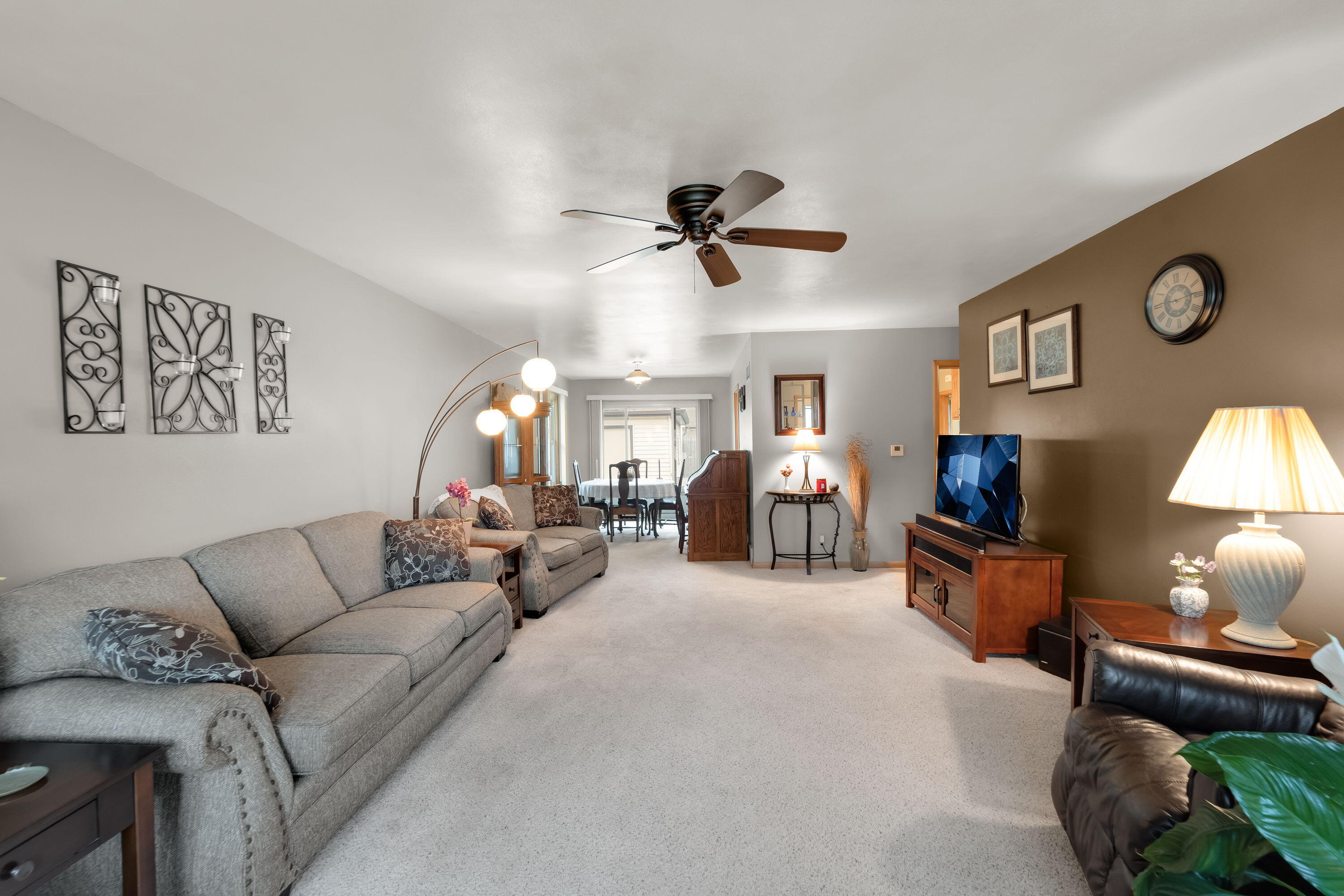 917 Coronada Dr, Racine