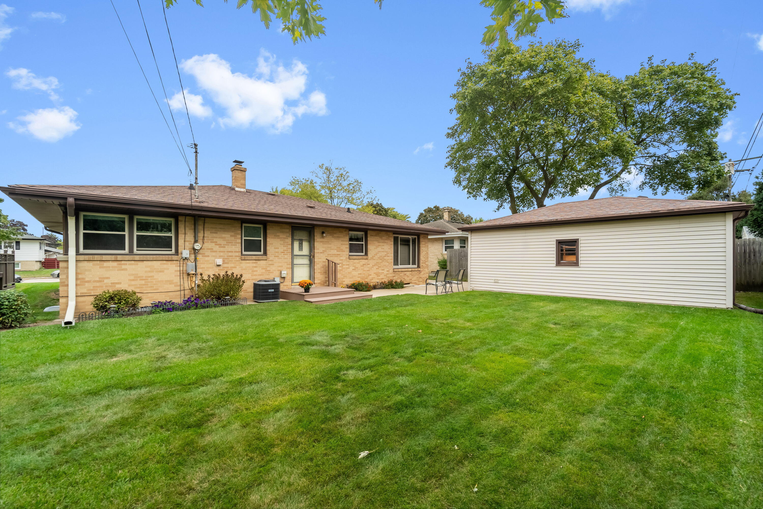 917 Coronada Dr, Racine