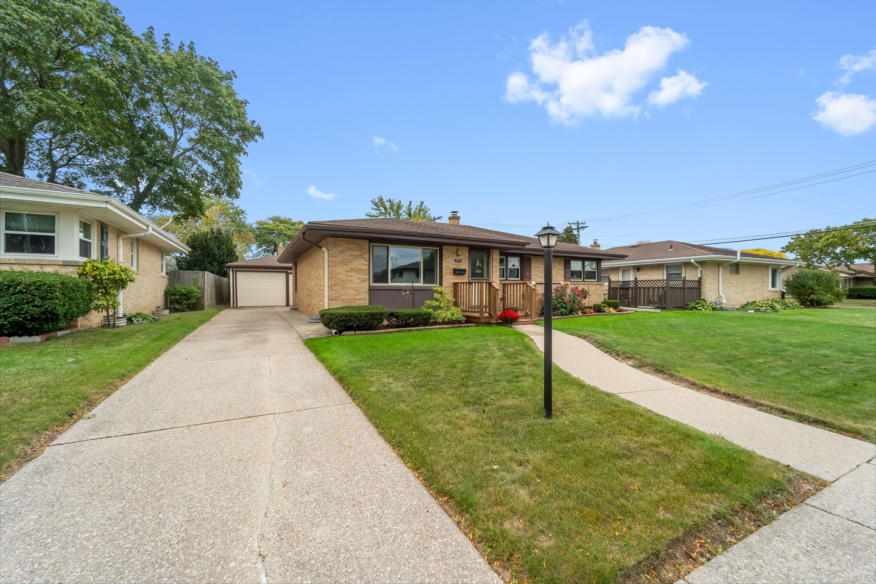 917 Coronada Dr, Racine