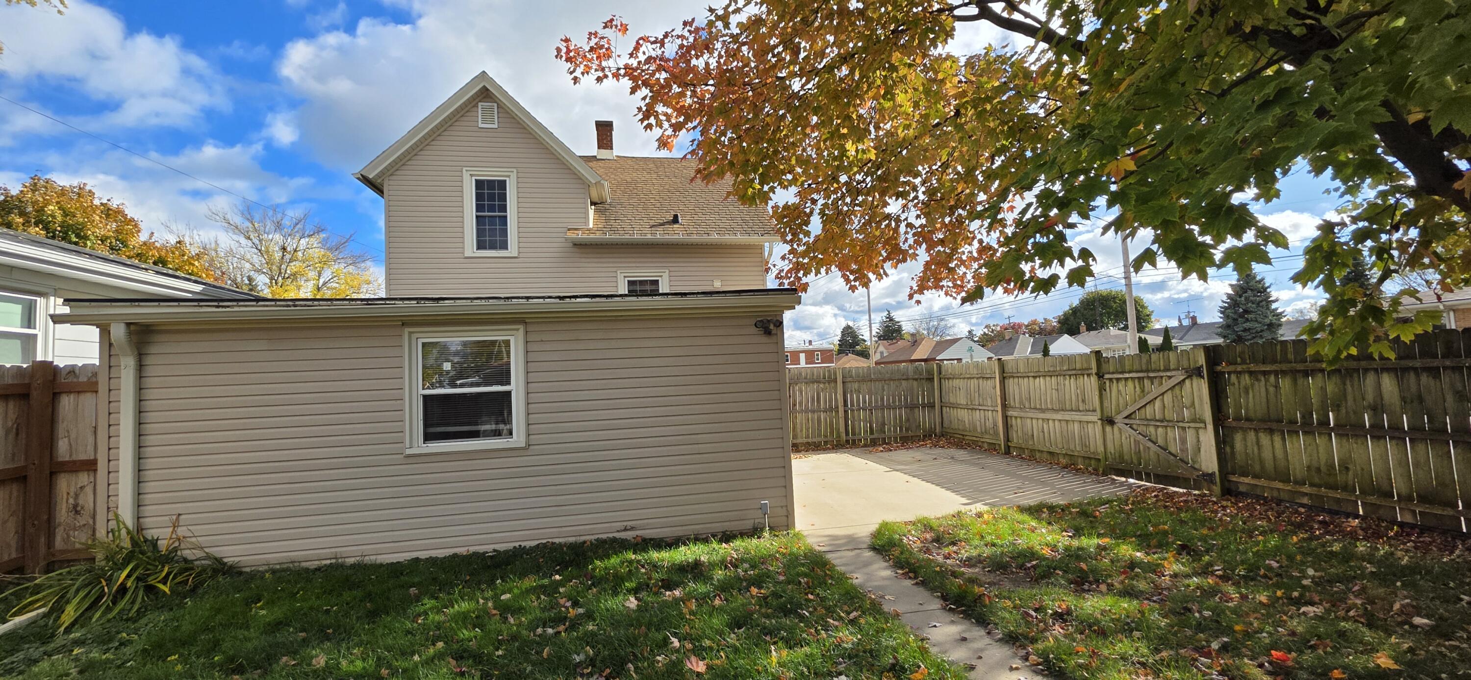 1546 Hayes Ave, Racine