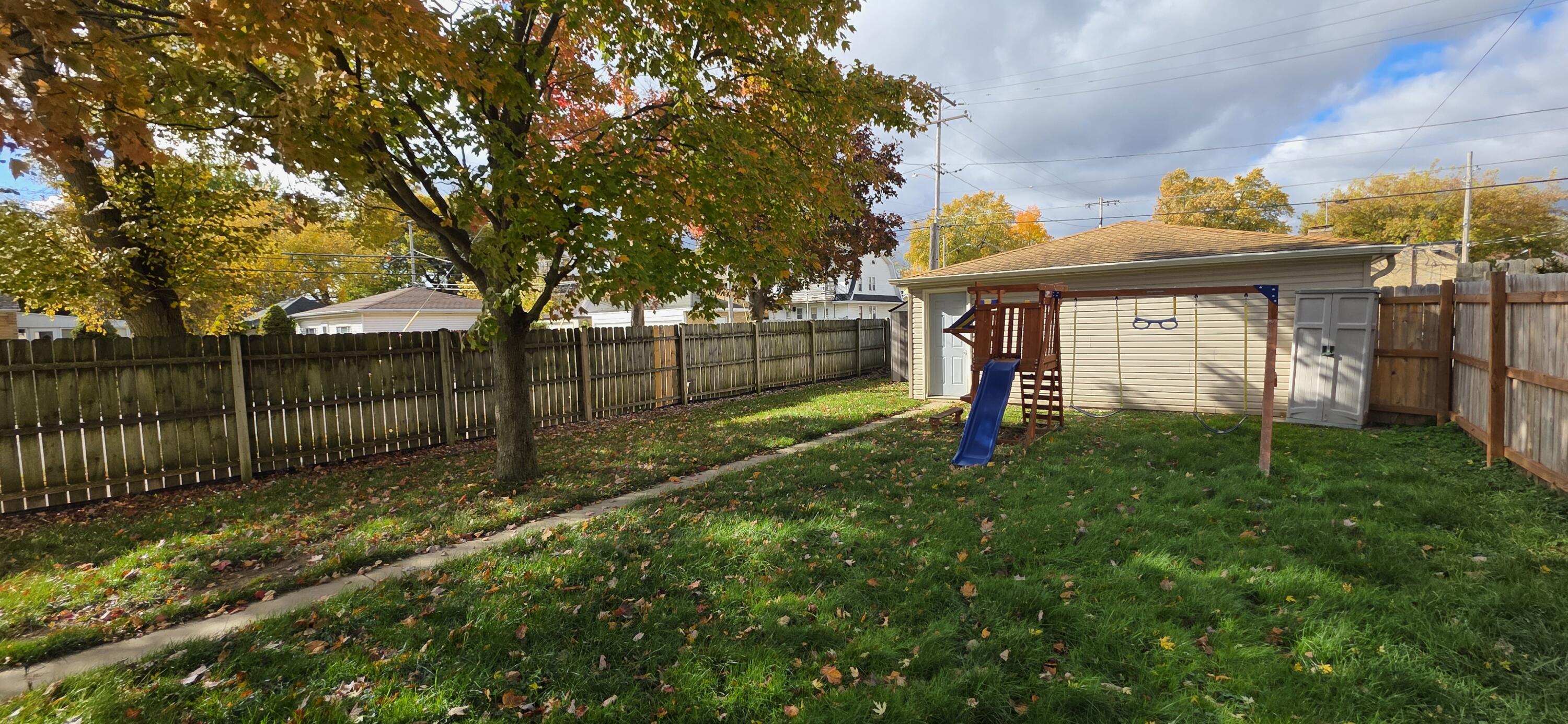 1546 Hayes Ave, Racine